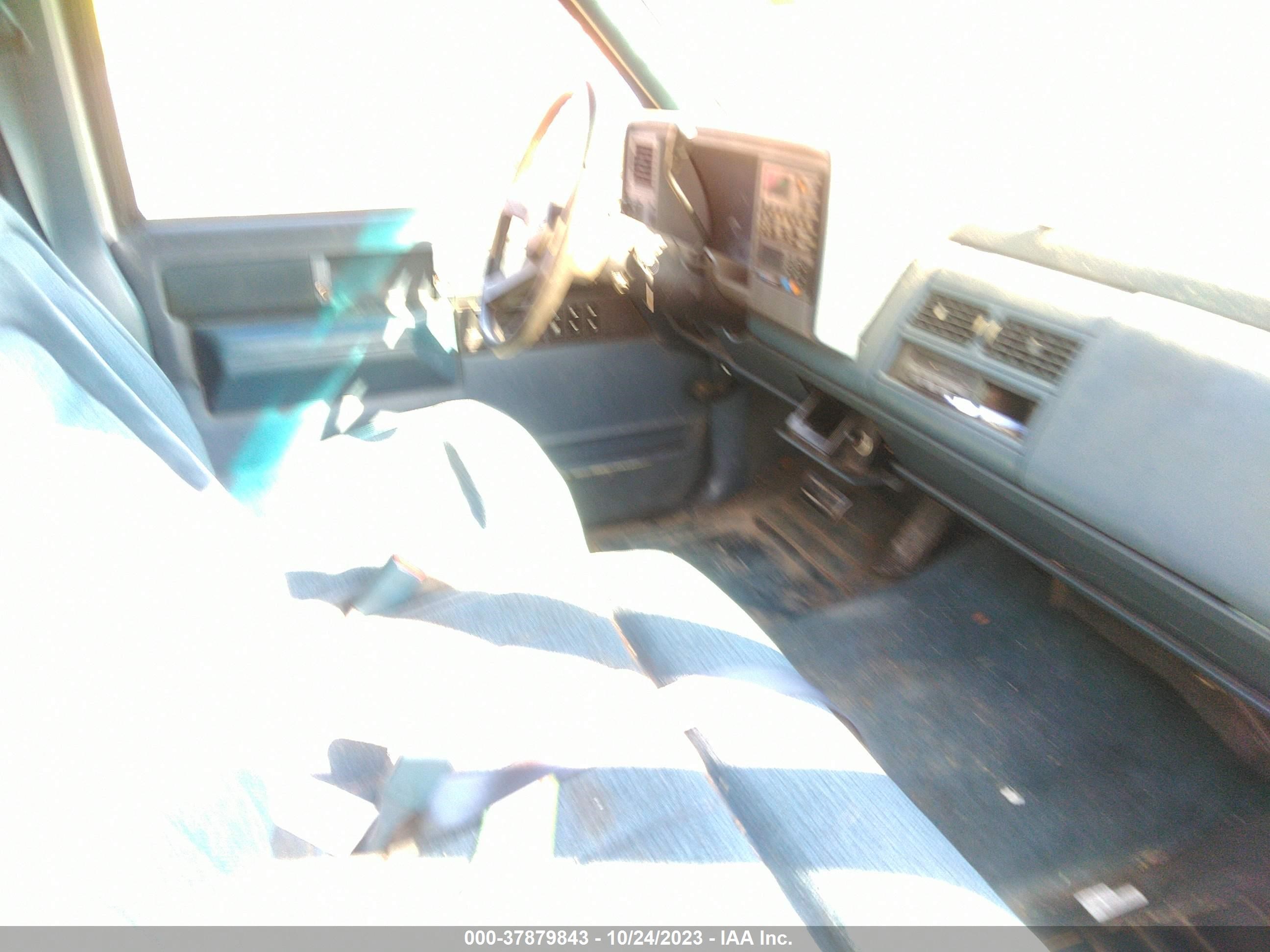 Photo 4 VIN: 2GTEC19K6K1516099 - GMC SIERRA 