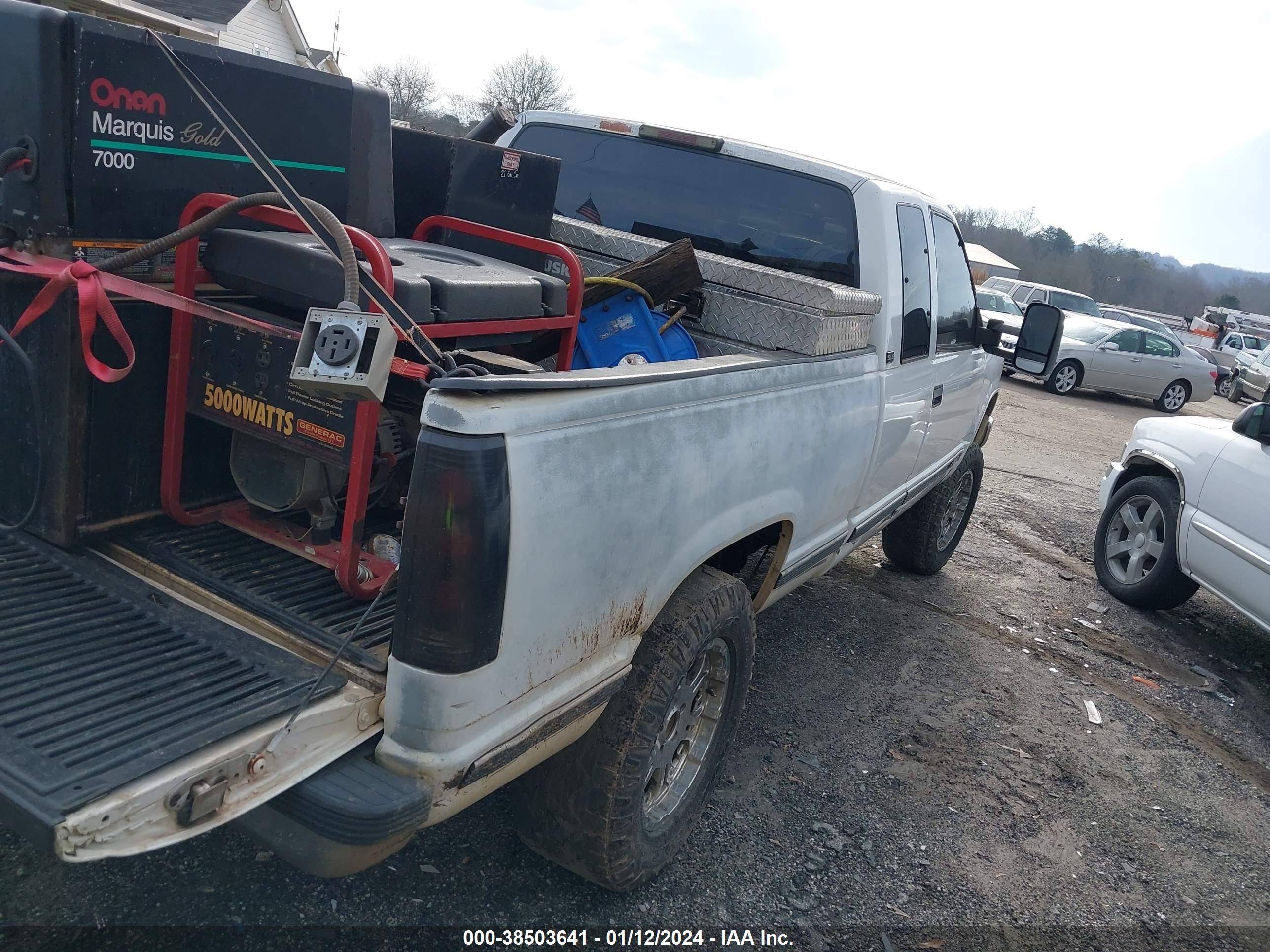 Photo 3 VIN: 2GTEC19K8R1582888 - GMC SIERRA 