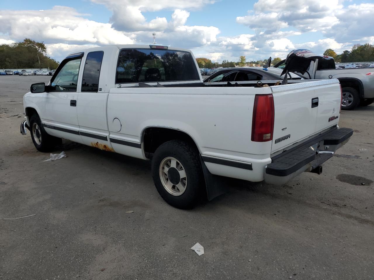 Photo 1 VIN: 2GTEC19MXV1570320 - GMC SIERRA 