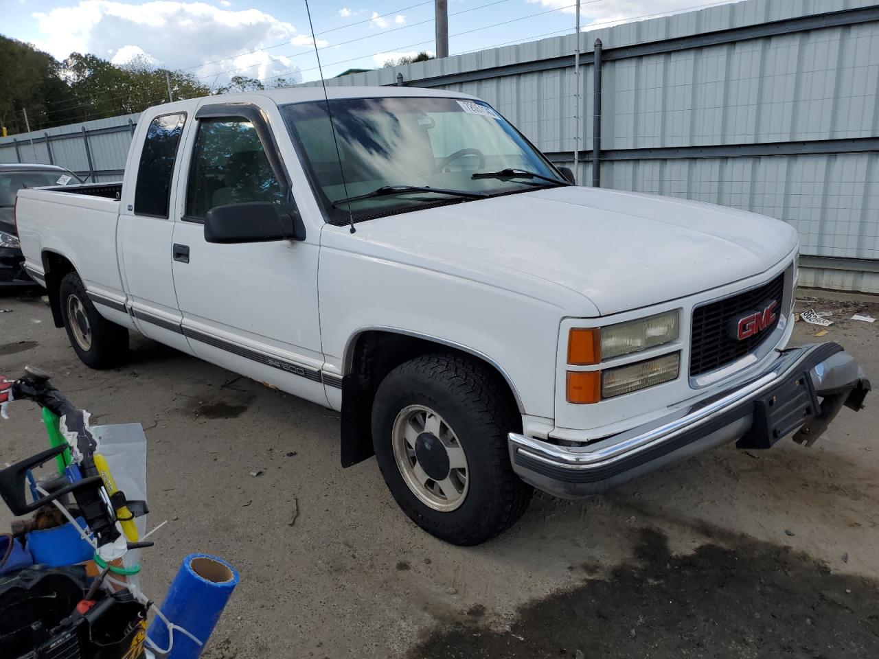 Photo 3 VIN: 2GTEC19MXV1570320 - GMC SIERRA 