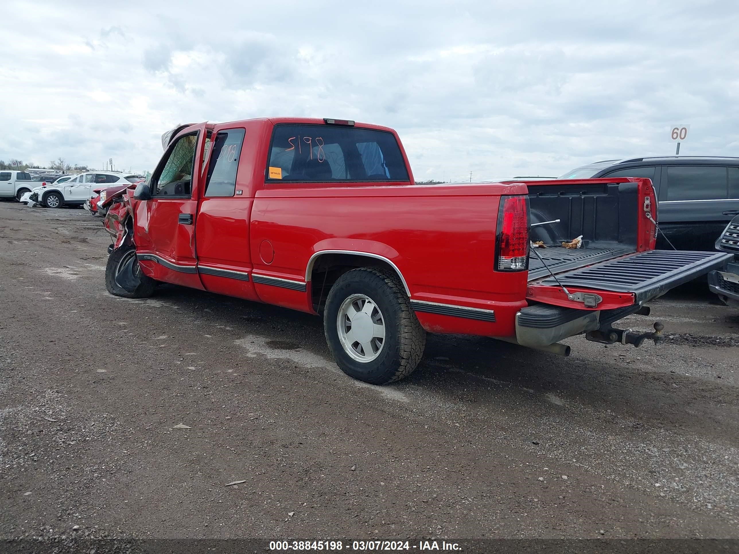 Photo 2 VIN: 2GTEC19R1T1508832 - GMC SIERRA 