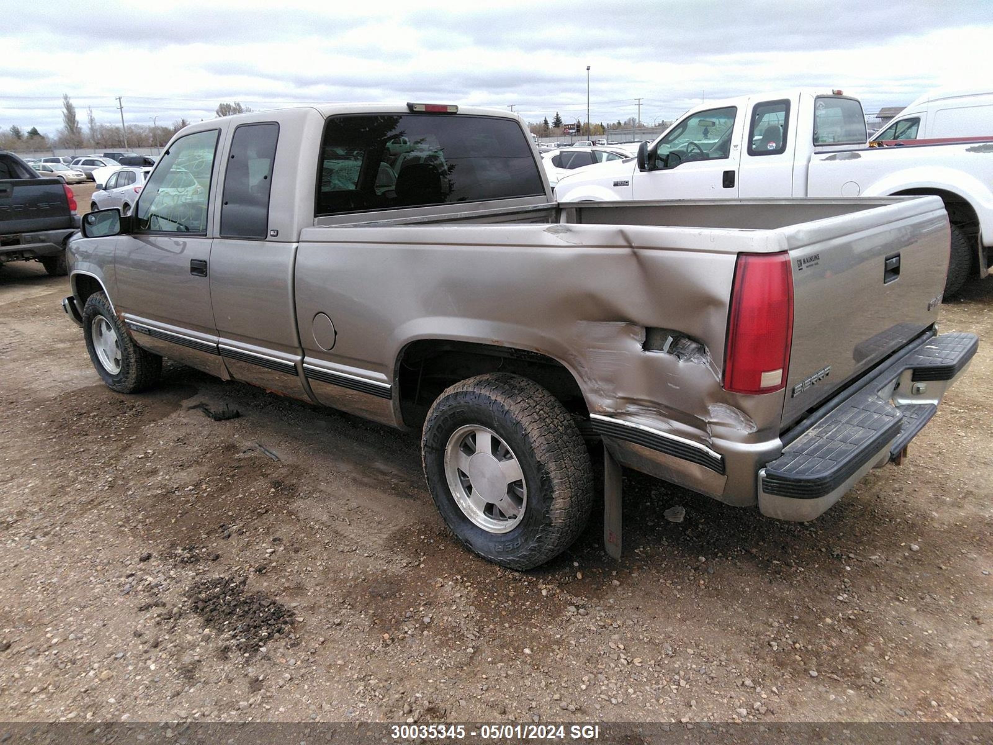 Photo 2 VIN: 2GTEC19R7W1539992 - GMC SIERRA 