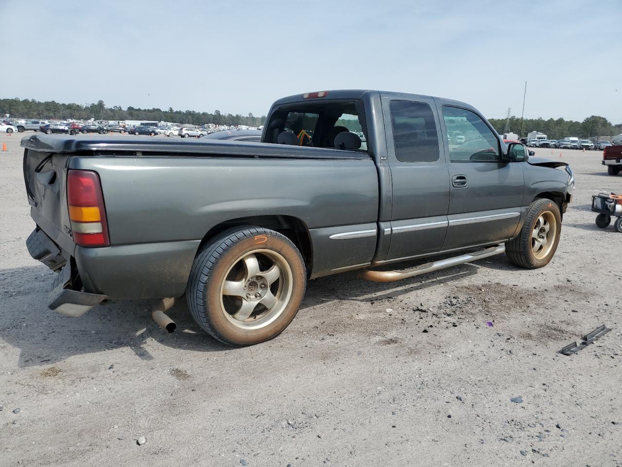 Photo 2 VIN: 2GTEC19T011192817 - GMC SIERRA 