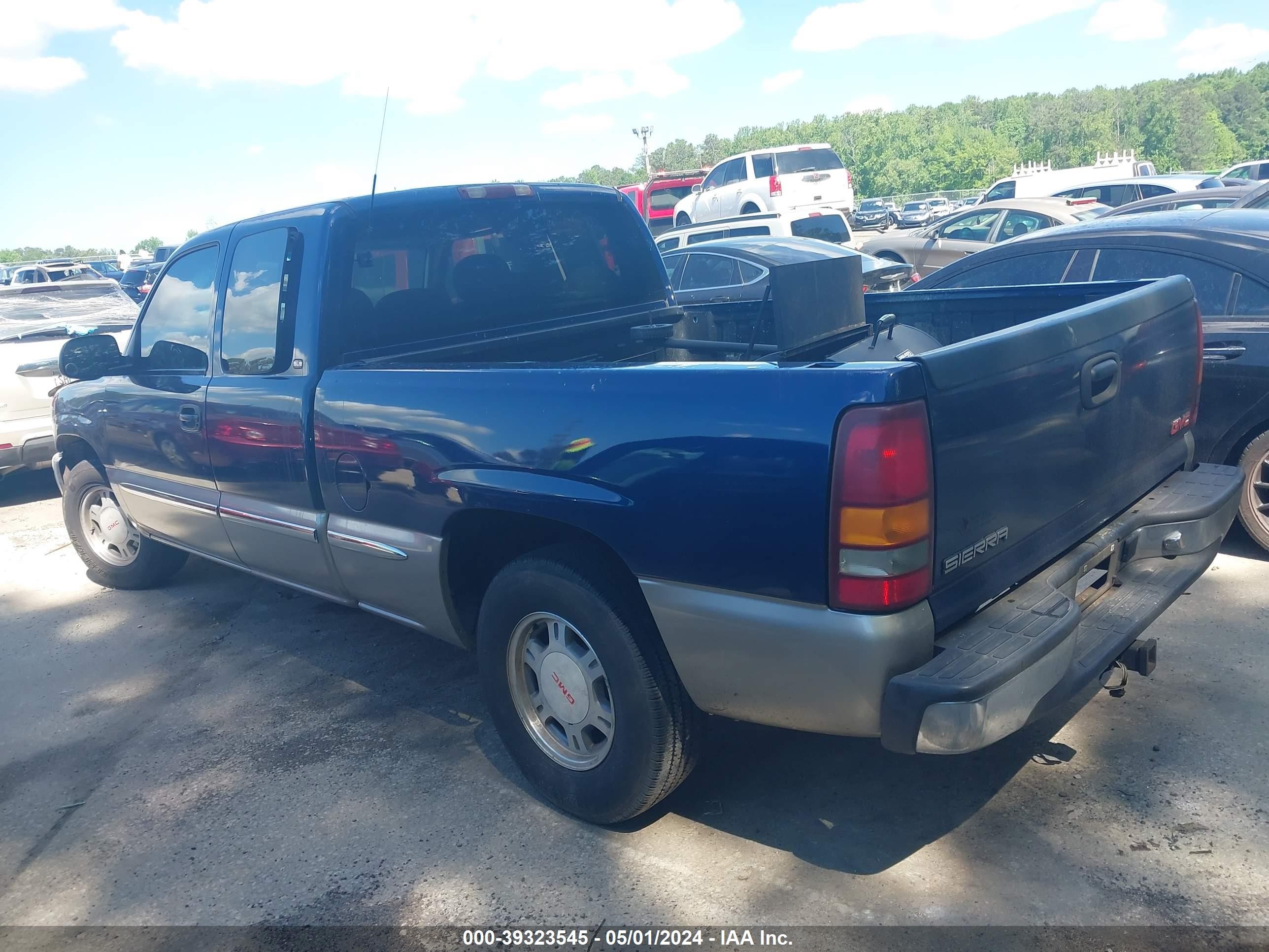 Photo 2 VIN: 2GTEC19T0Y1107341 - GMC SIERRA 