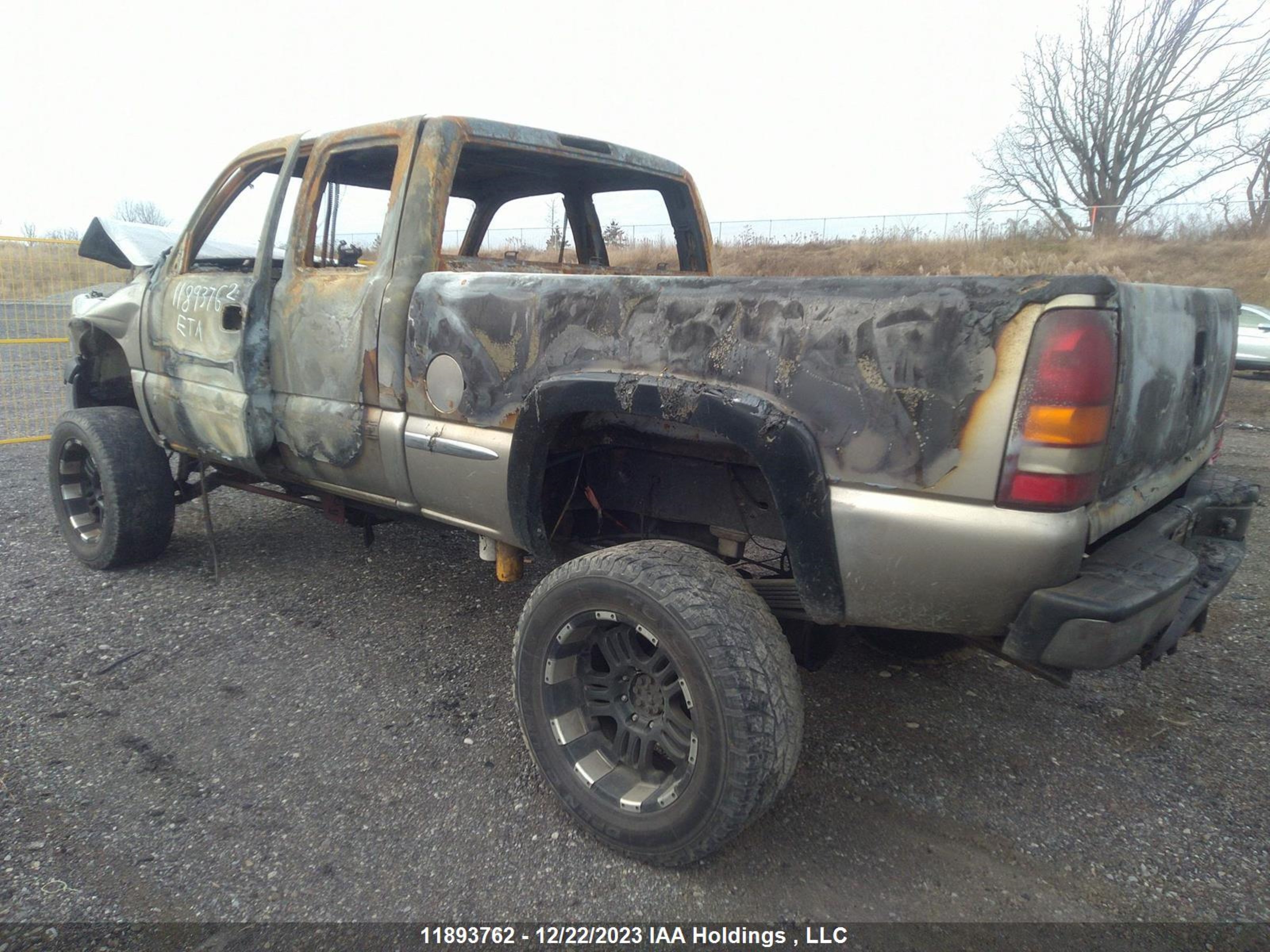 Photo 2 VIN: 2GTEC19T121238205 - GMC SIERRA 