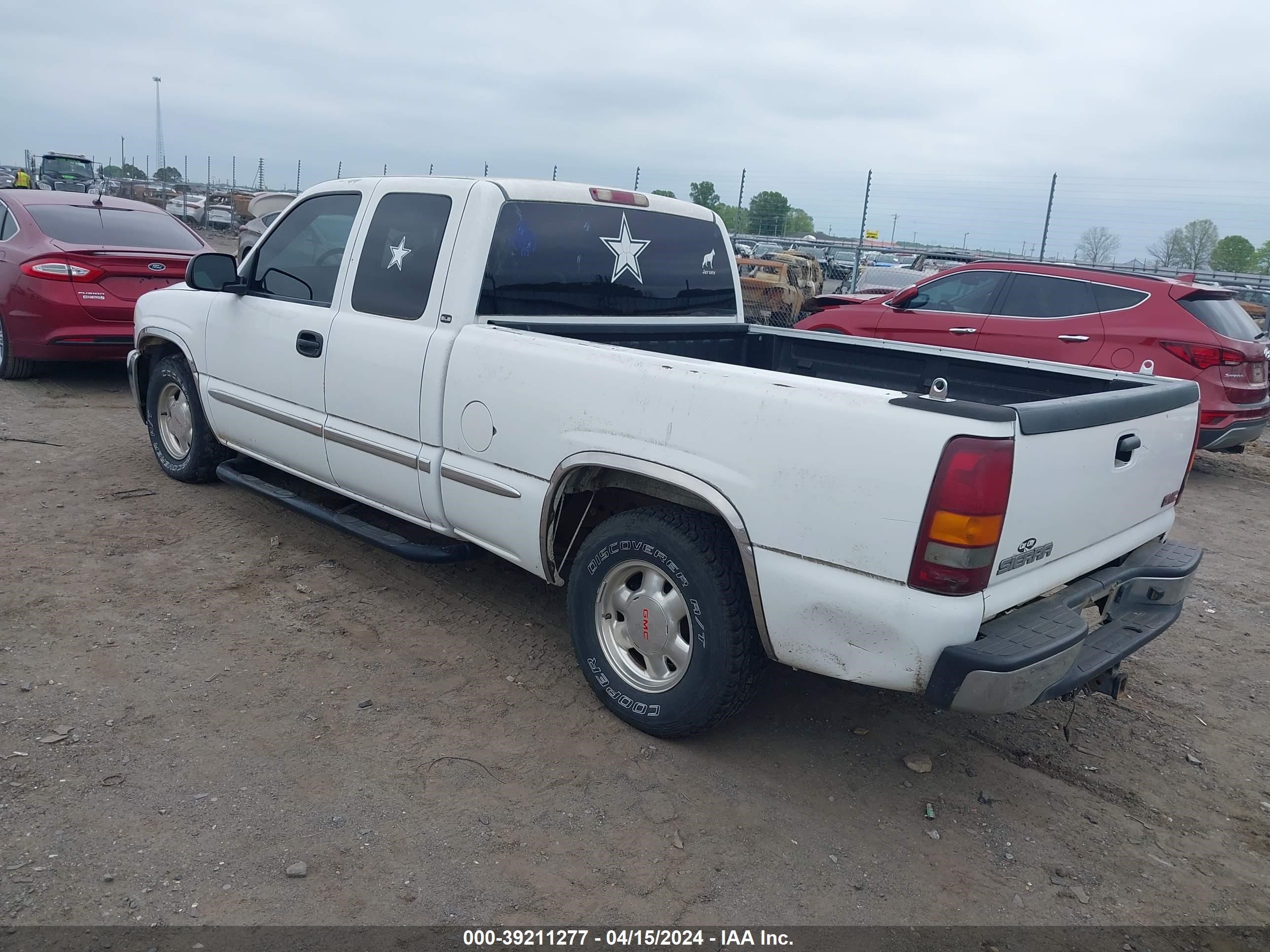 Photo 2 VIN: 2GTEC19T121366816 - GMC SIERRA 