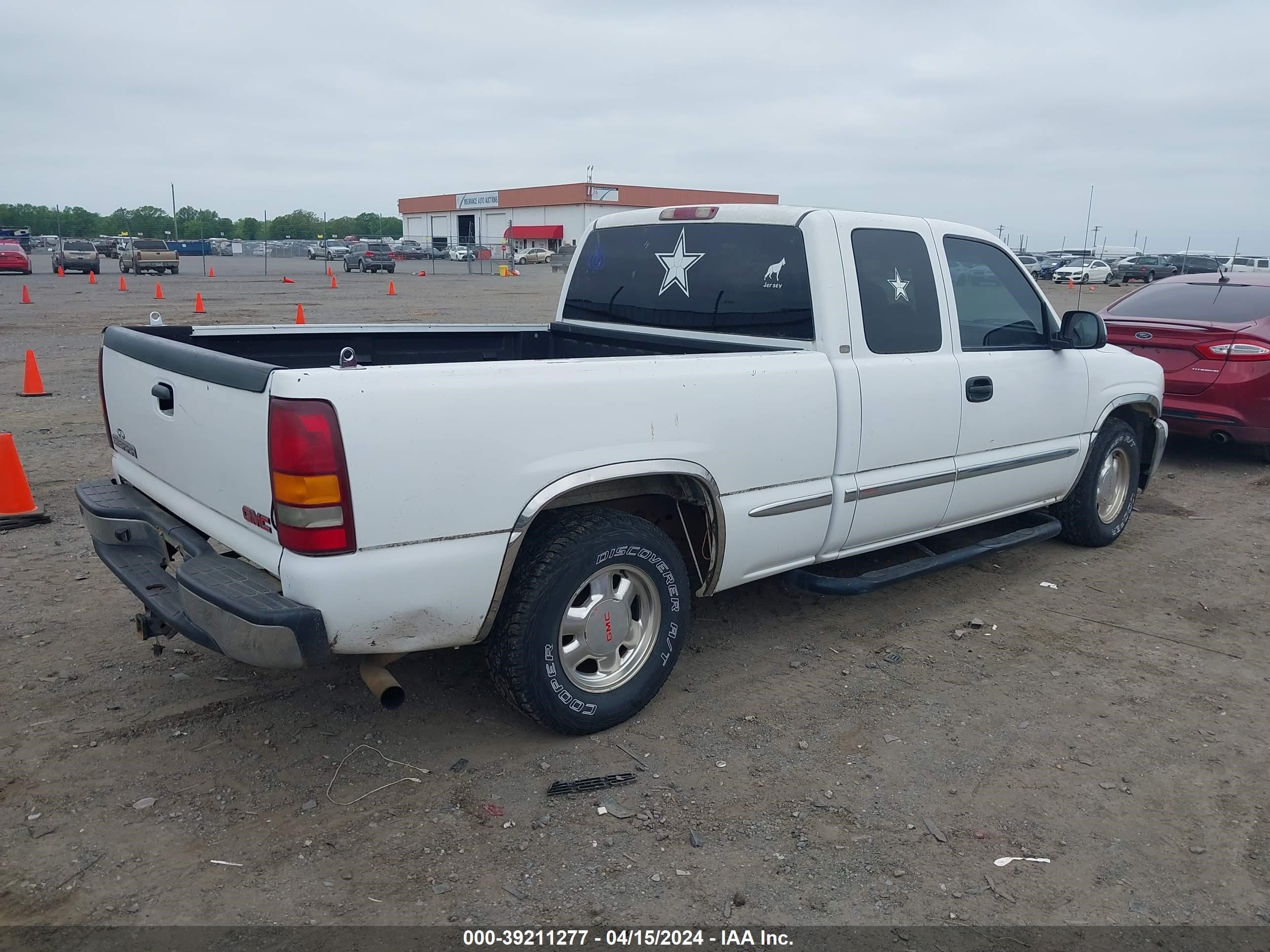 Photo 3 VIN: 2GTEC19T121366816 - GMC SIERRA 