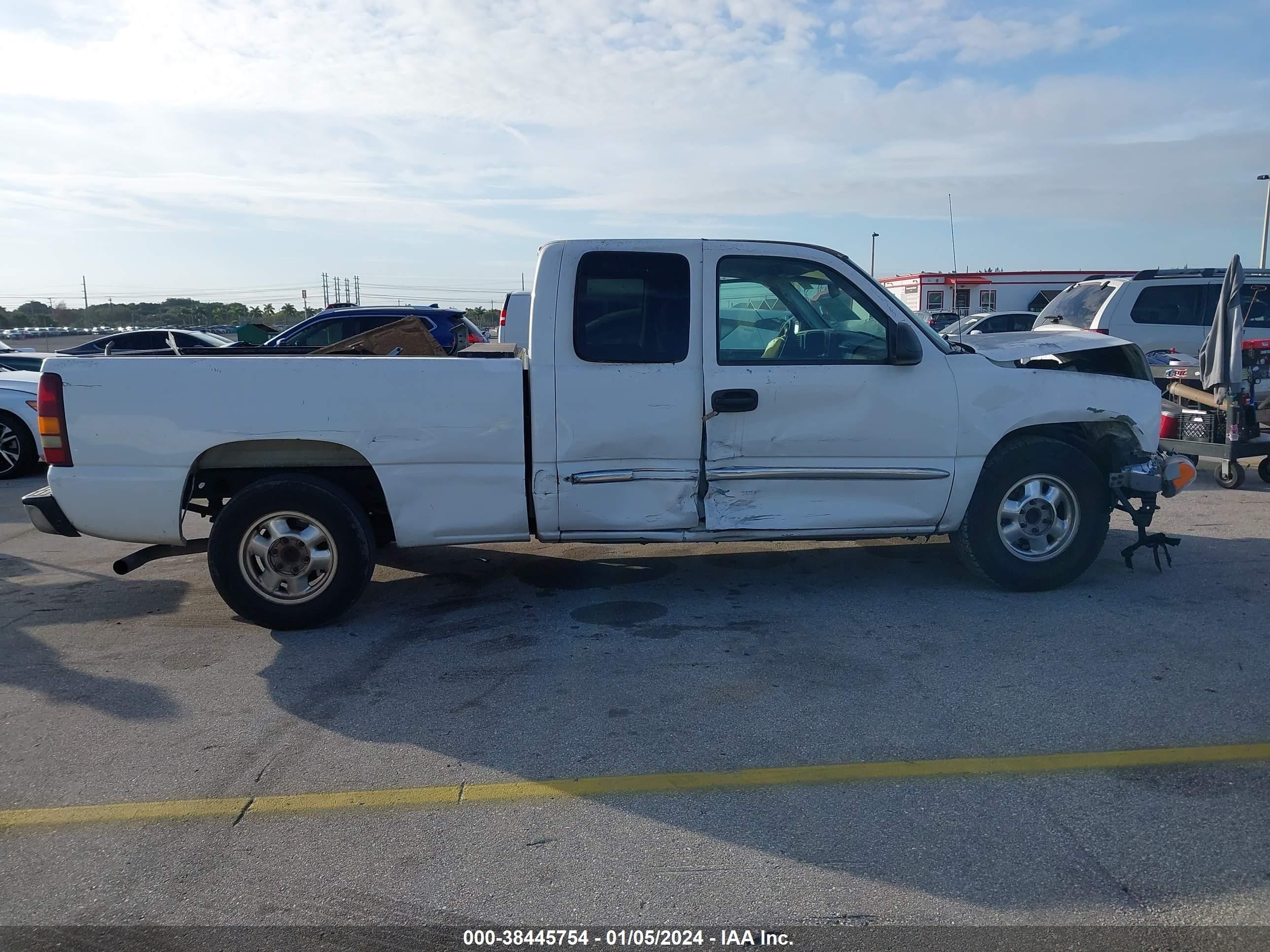 Photo 12 VIN: 2GTEC19T131106188 - GMC SIERRA 