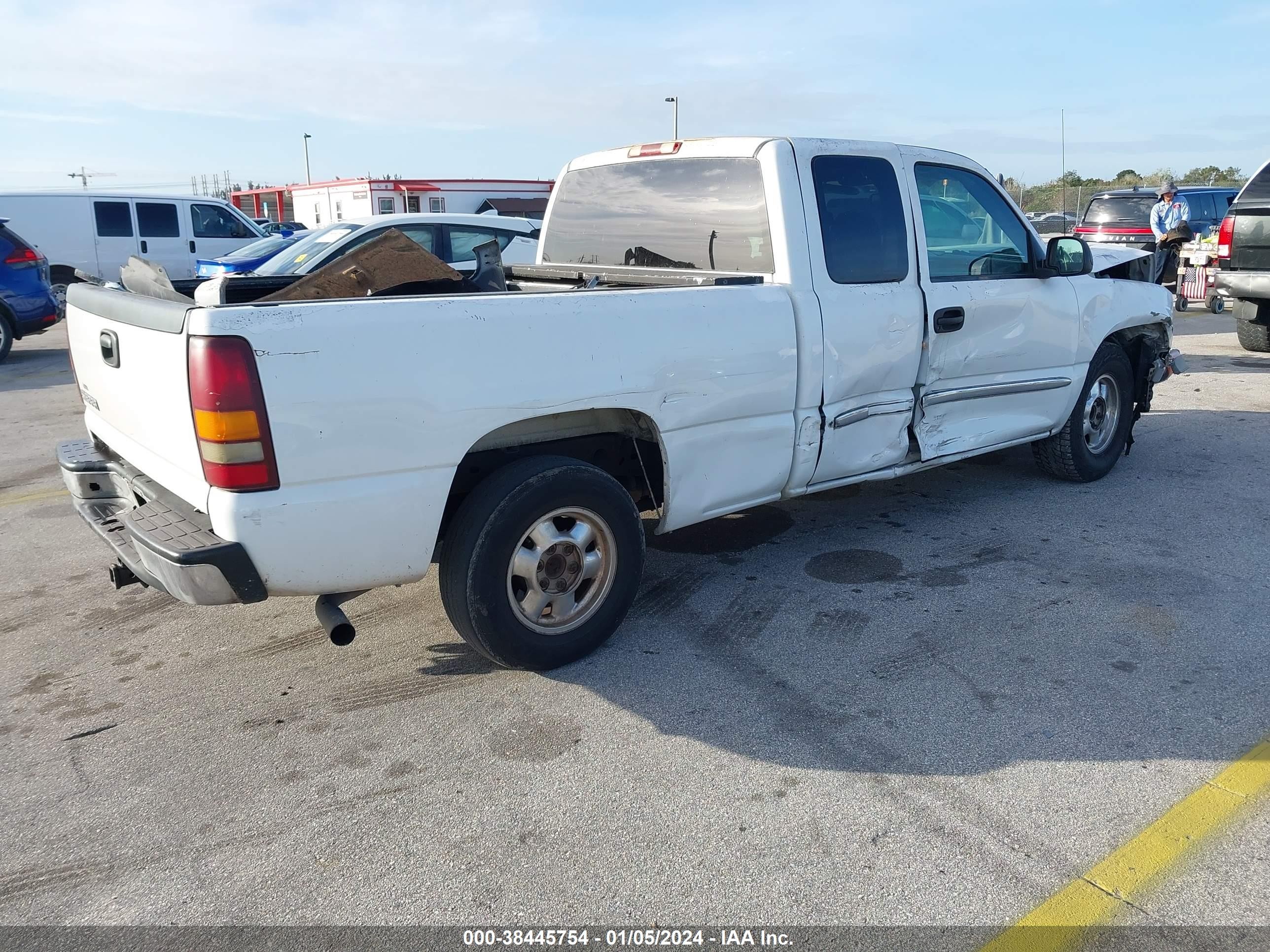 Photo 3 VIN: 2GTEC19T131106188 - GMC SIERRA 