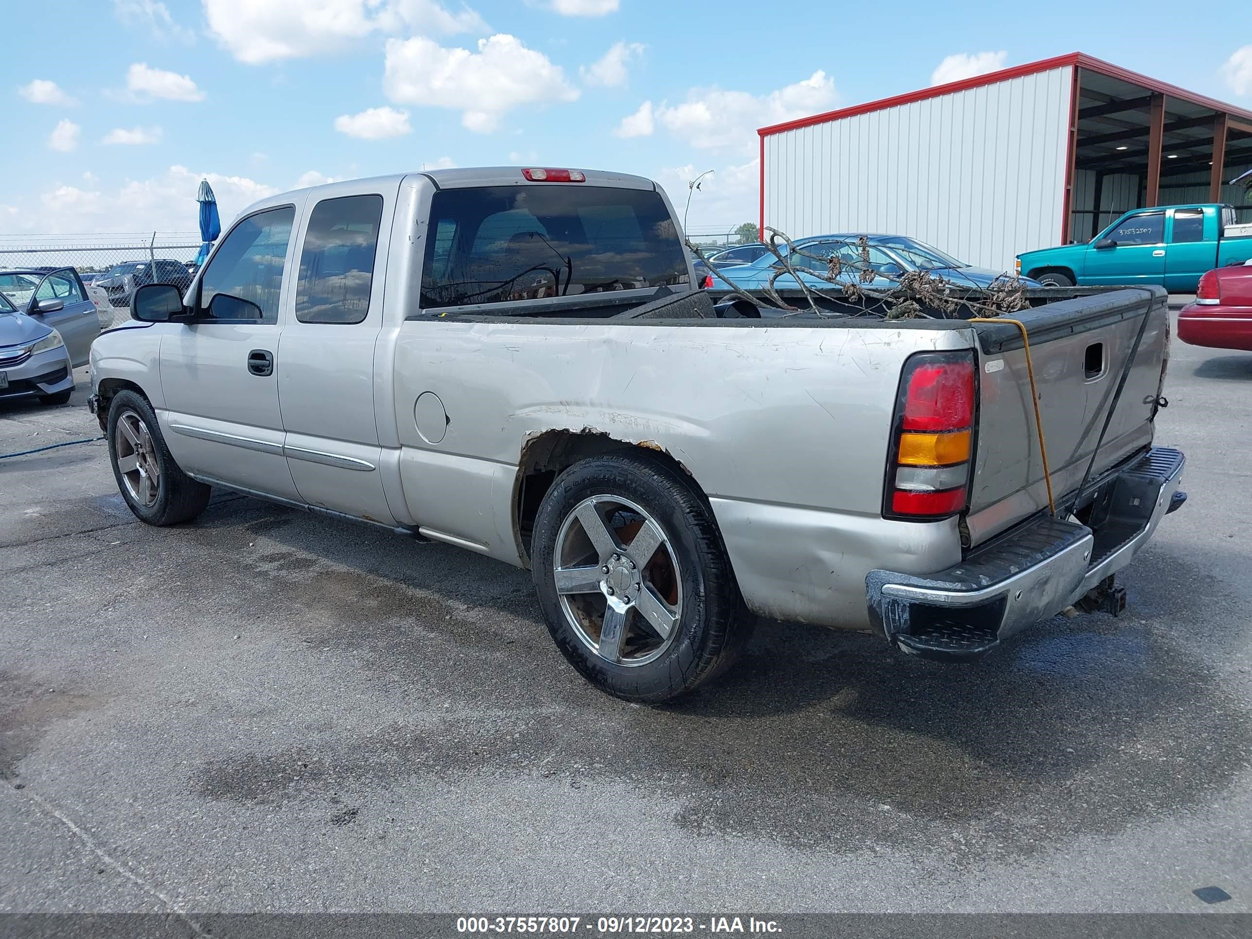 Photo 2 VIN: 2GTEC19T141300091 - GMC SIERRA 