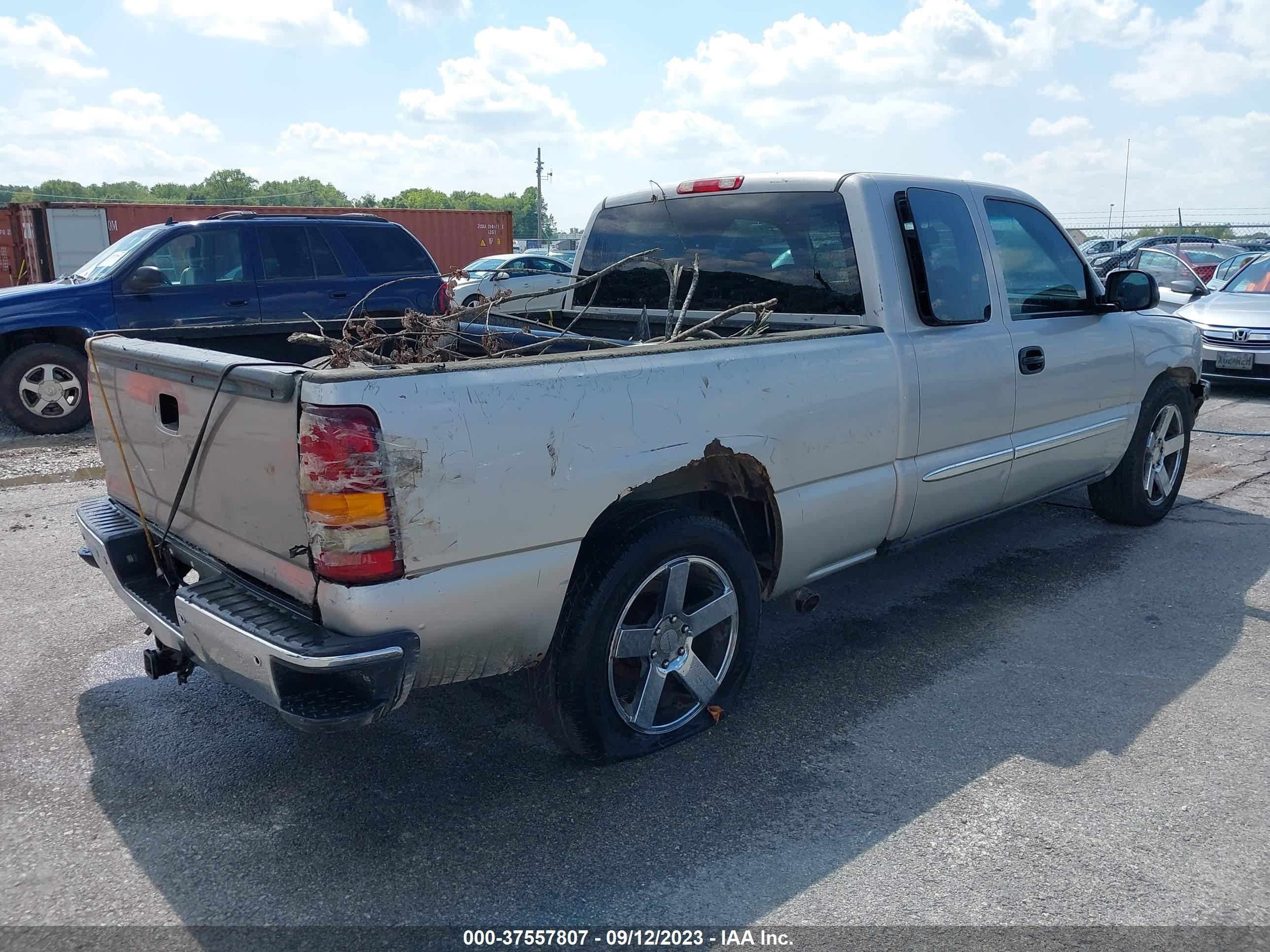 Photo 3 VIN: 2GTEC19T141300091 - GMC SIERRA 