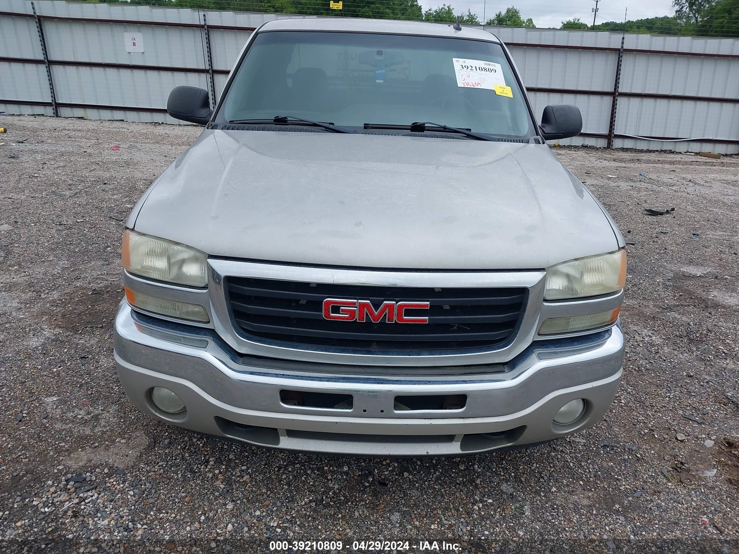 Photo 5 VIN: 2GTEC19T161136473 - GMC SIERRA 