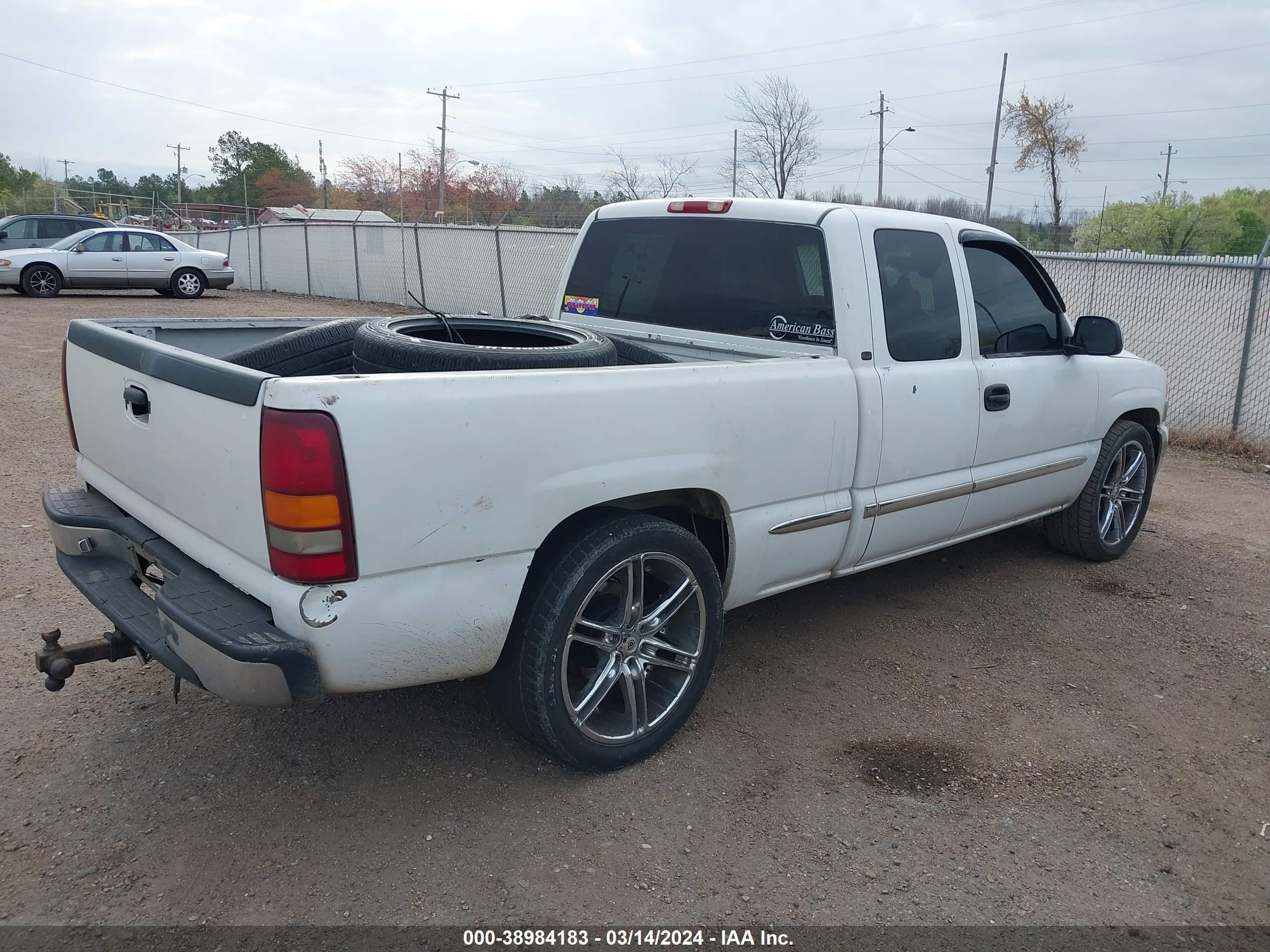 Photo 3 VIN: 2GTEC19T1X1544750 - GMC SIERRA 