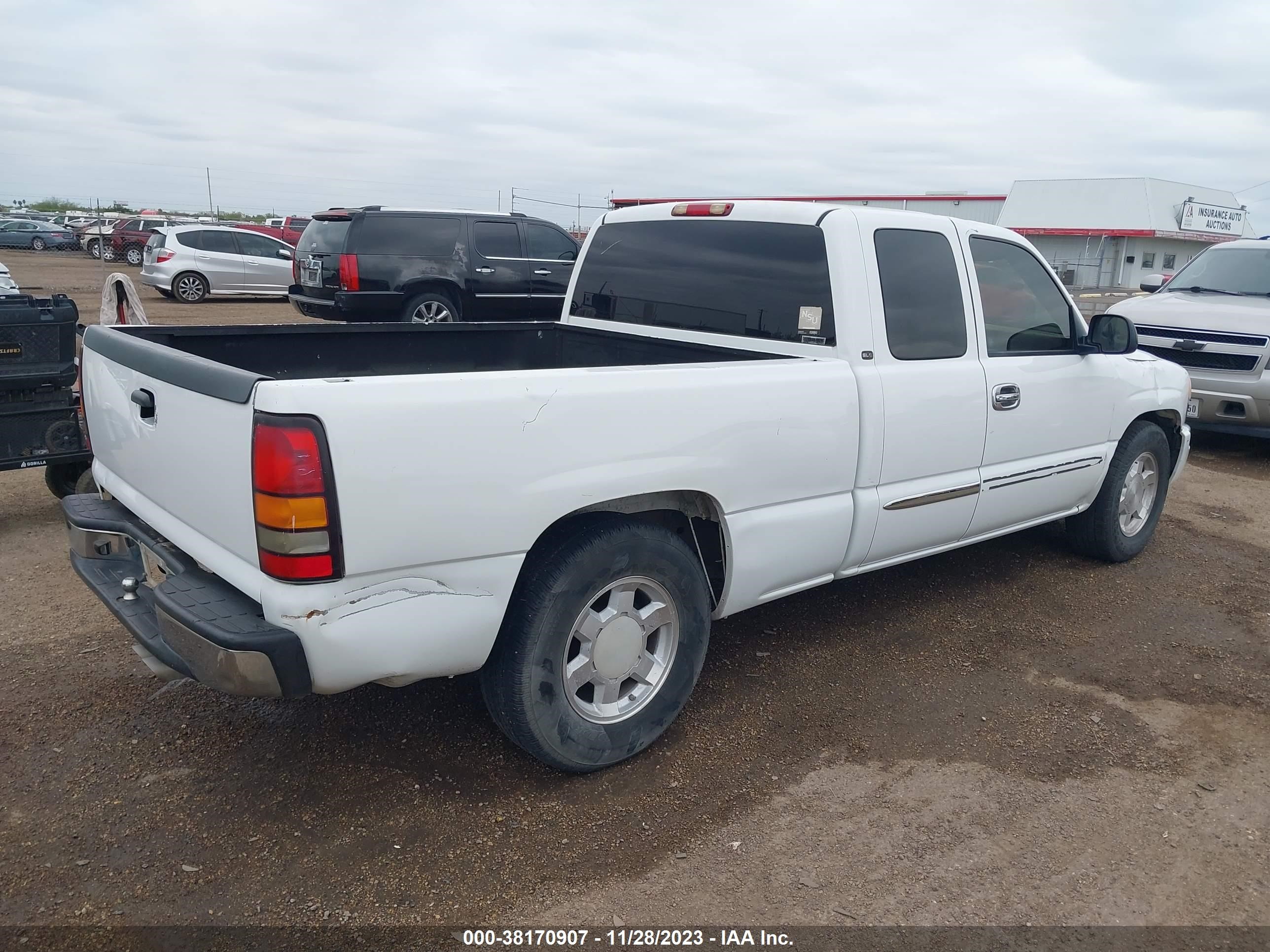 Photo 3 VIN: 2GTEC19T251320772 - GMC SIERRA 