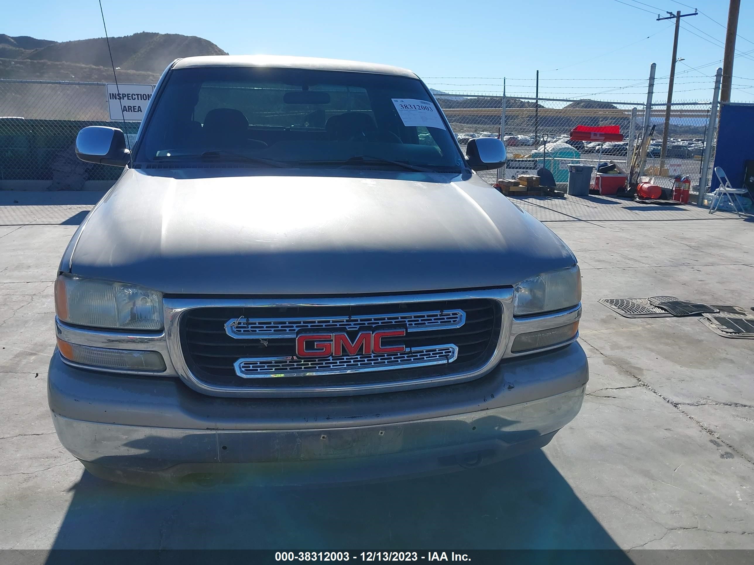 Photo 10 VIN: 2GTEC19T311189104 - GMC SIERRA 