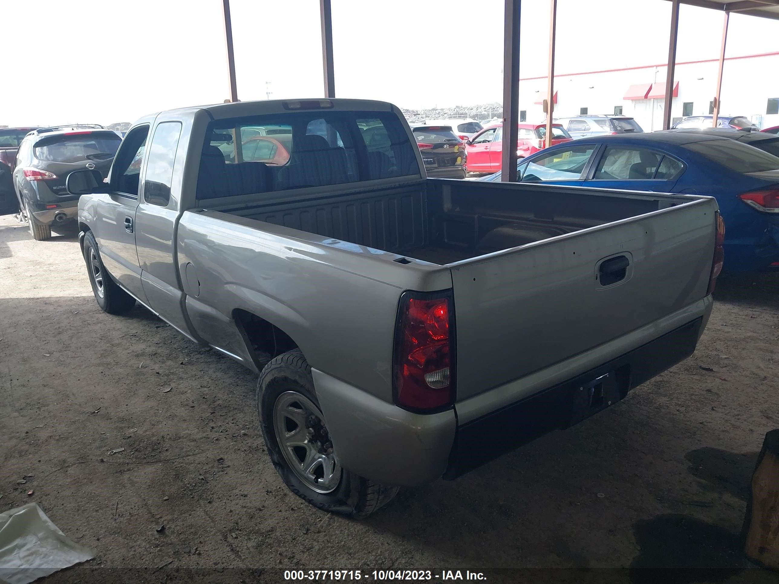 Photo 2 VIN: 2GTEC19T3Y1113988 - GMC SIERRA 