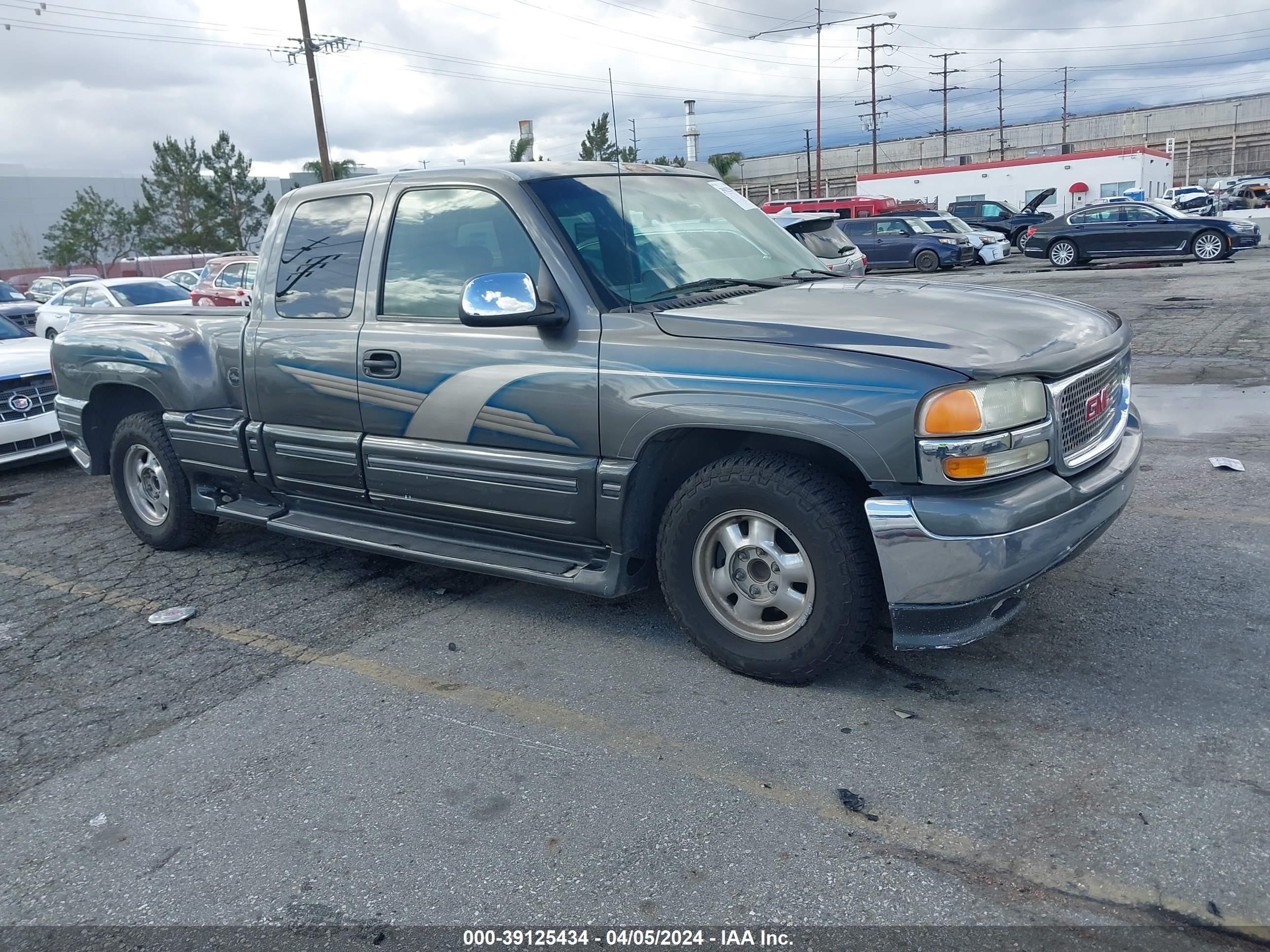 Photo 0 VIN: 2GTEC19T411218352 - GMC SIERRA 