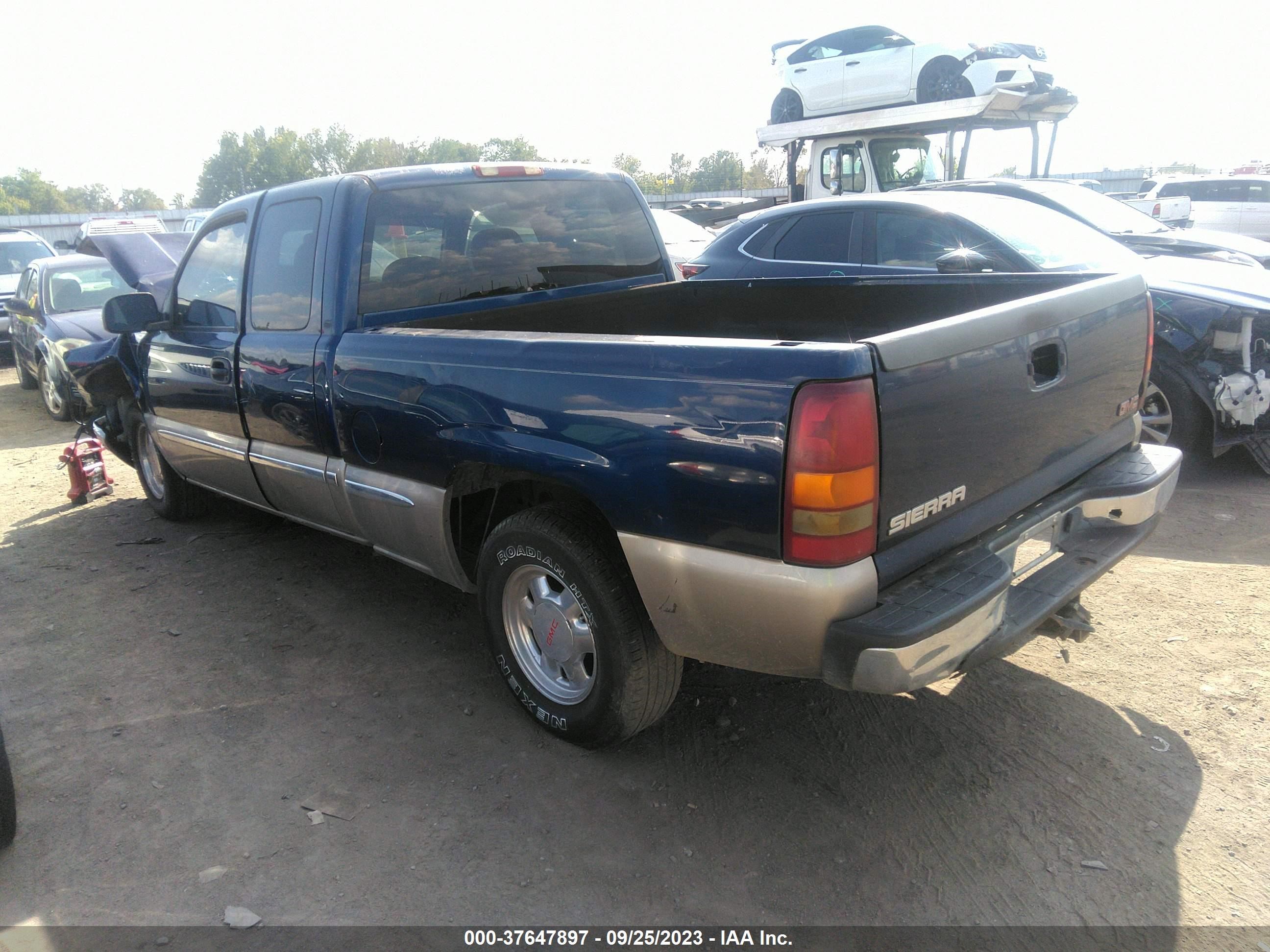 Photo 2 VIN: 2GTEC19T521317621 - GMC SIERRA 