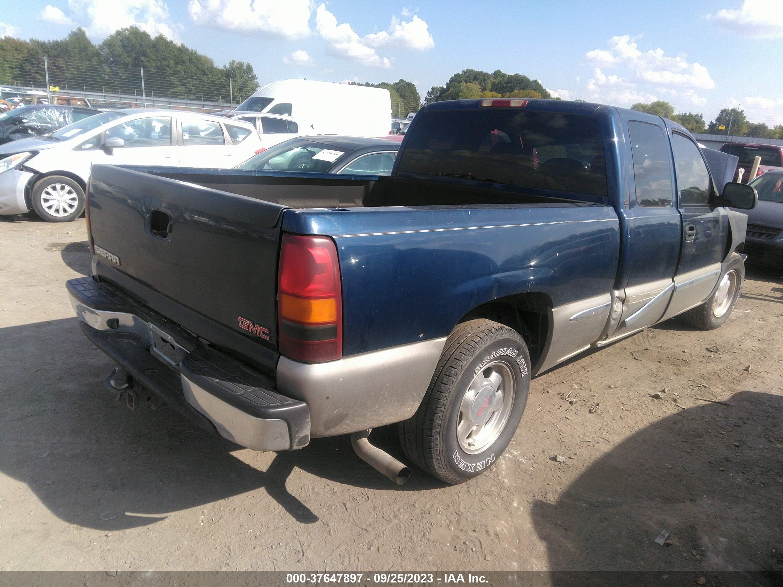 Photo 3 VIN: 2GTEC19T521317621 - GMC SIERRA 