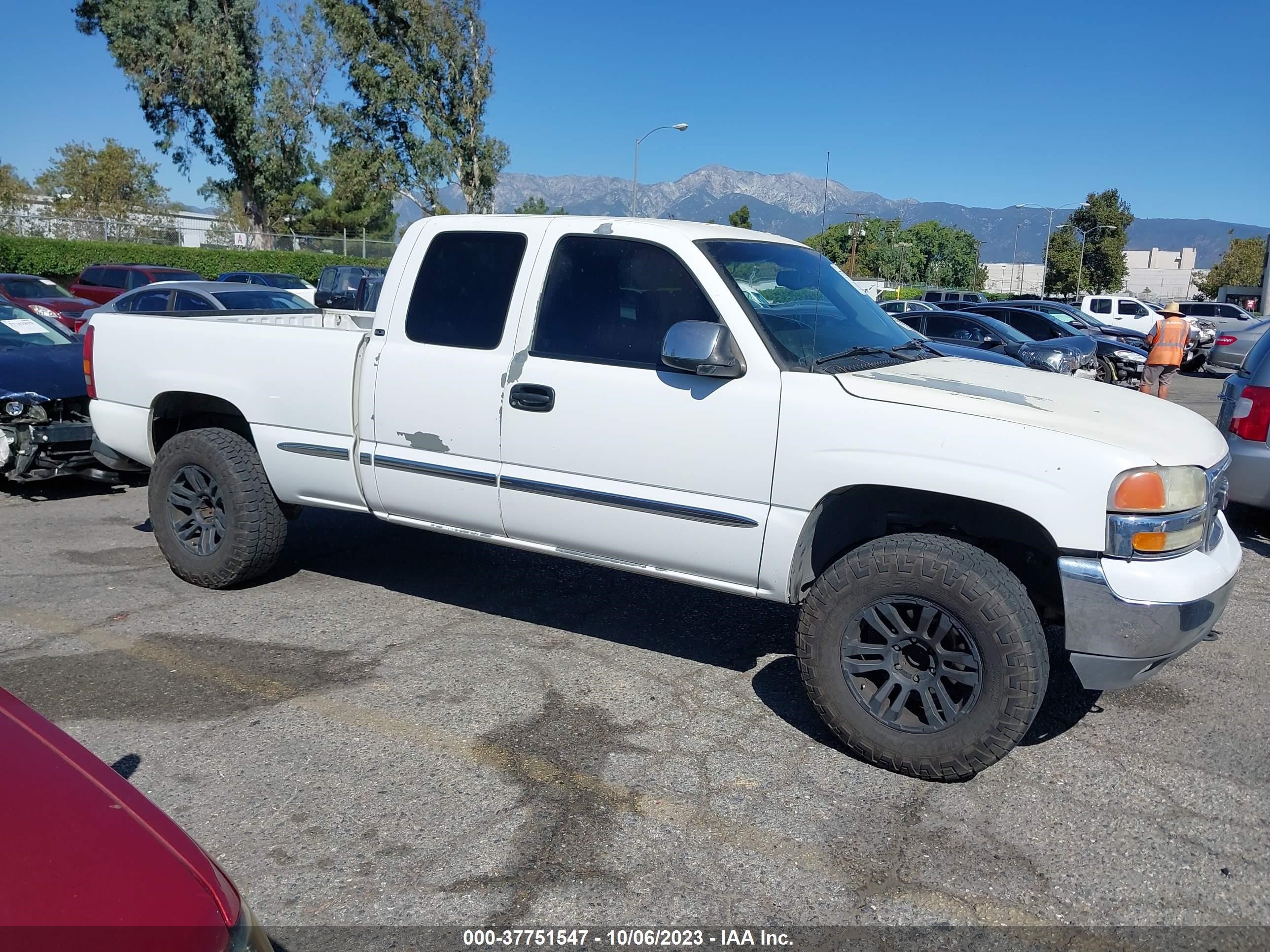 Photo 12 VIN: 2GTEC19T721287750 - GMC SIERRA 