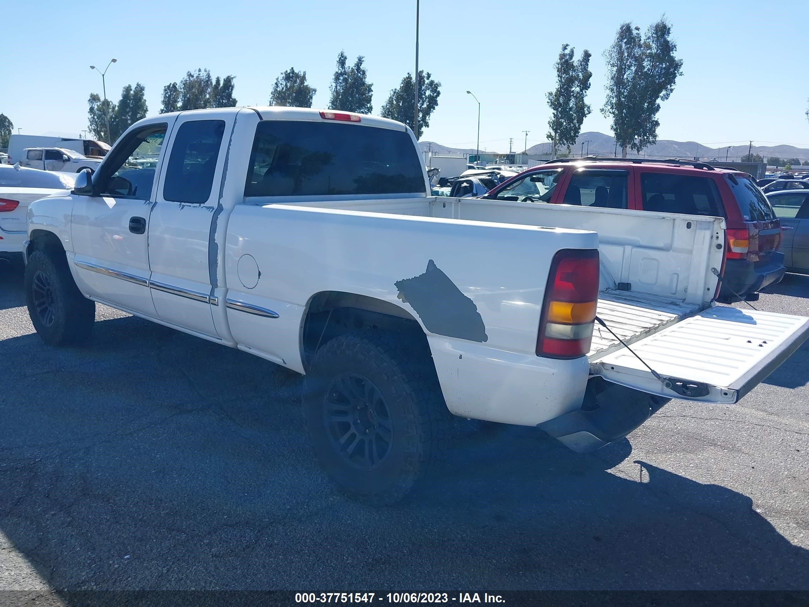 Photo 2 VIN: 2GTEC19T721287750 - GMC SIERRA 