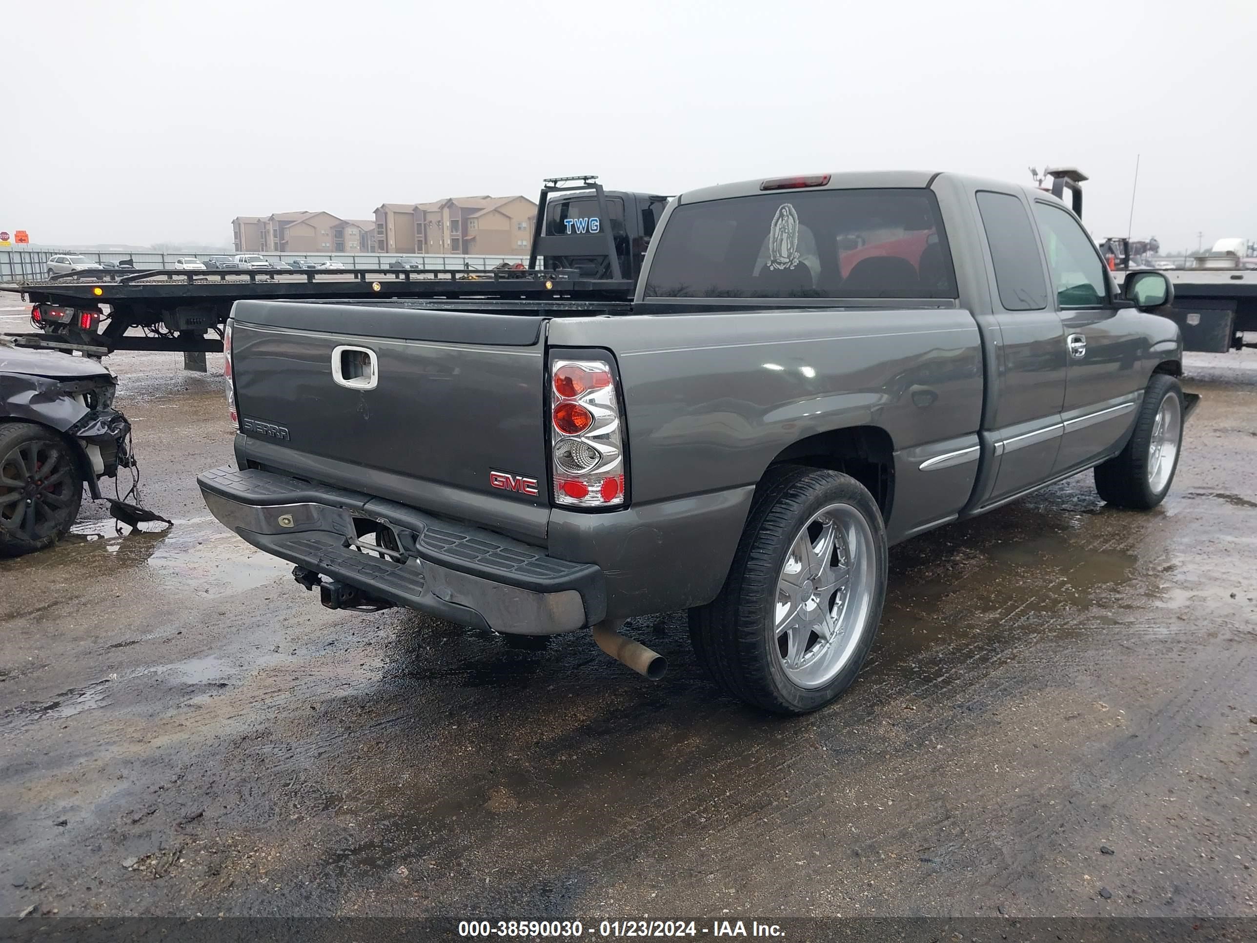 Photo 3 VIN: 2GTEC19T721365377 - GMC SIERRA 