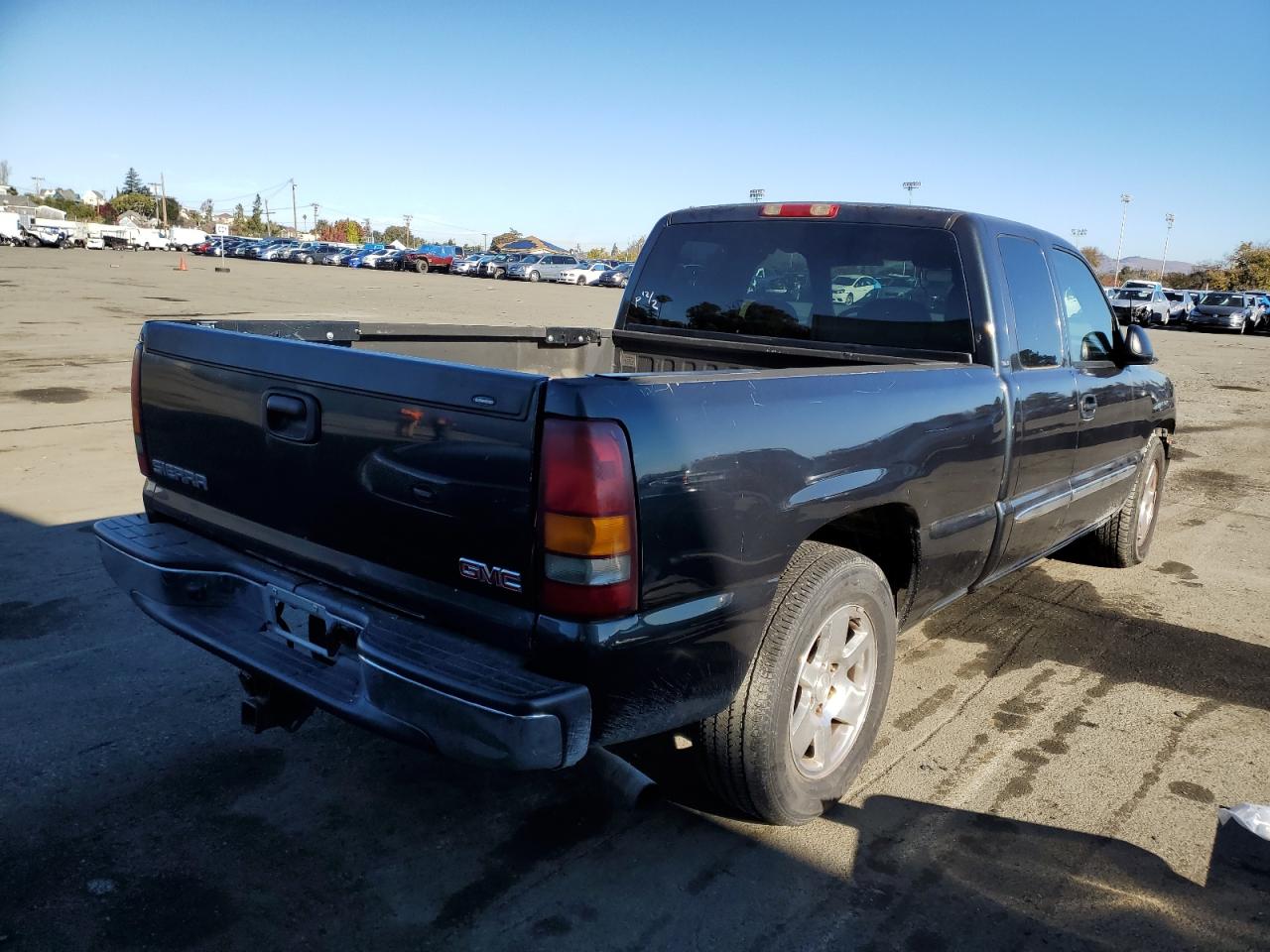 Photo 2 VIN: 2GTEC19T731395142 - GMC SIERRA 