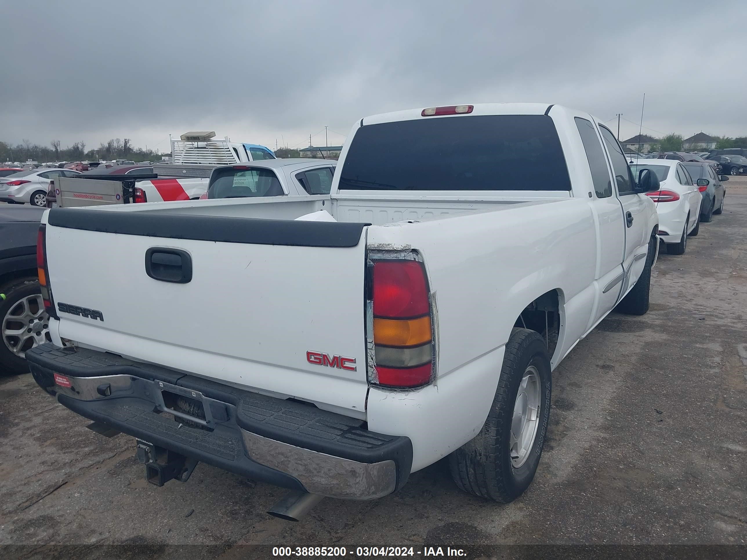 Photo 3 VIN: 2GTEC19T841312979 - GMC SIERRA 