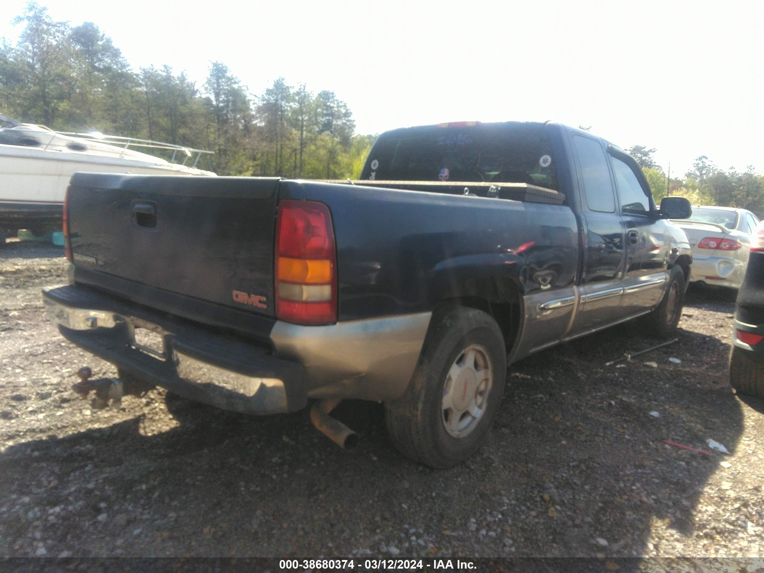 Photo 3 VIN: 2GTEC19T8Y1240333 - GMC SIERRA 