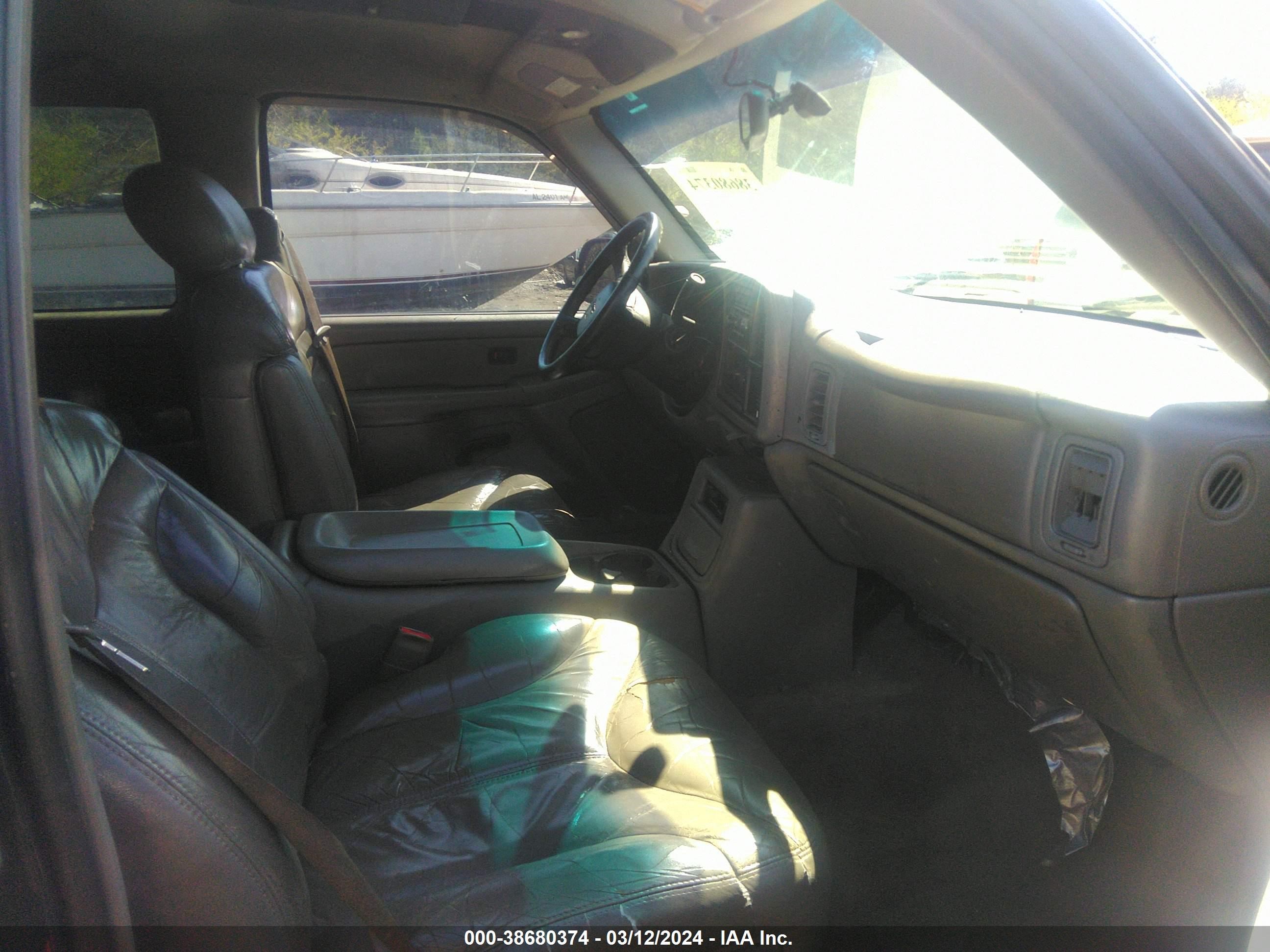 Photo 4 VIN: 2GTEC19T8Y1240333 - GMC SIERRA 