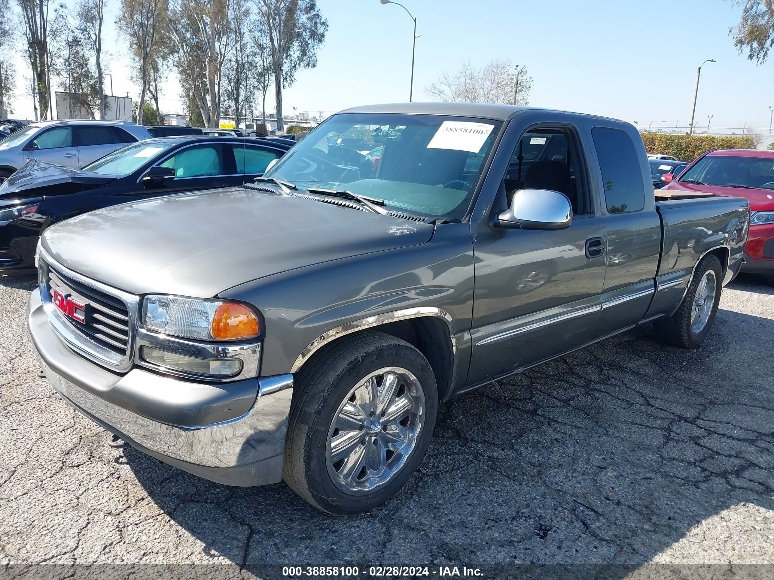 Photo 1 VIN: 2GTEC19T9Y1143352 - GMC SIERRA 