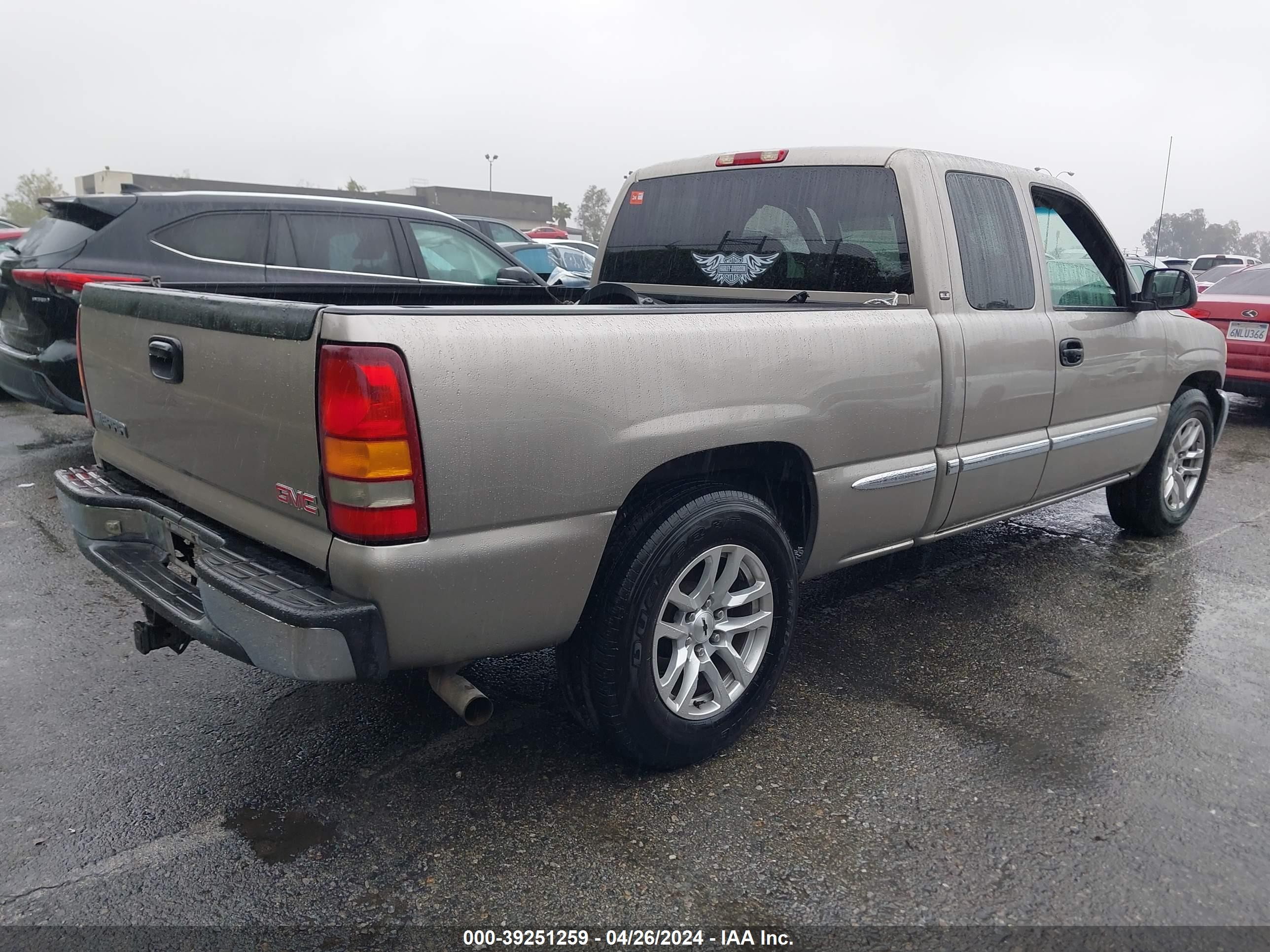 Photo 3 VIN: 2GTEC19TX21125210 - GMC SIERRA 