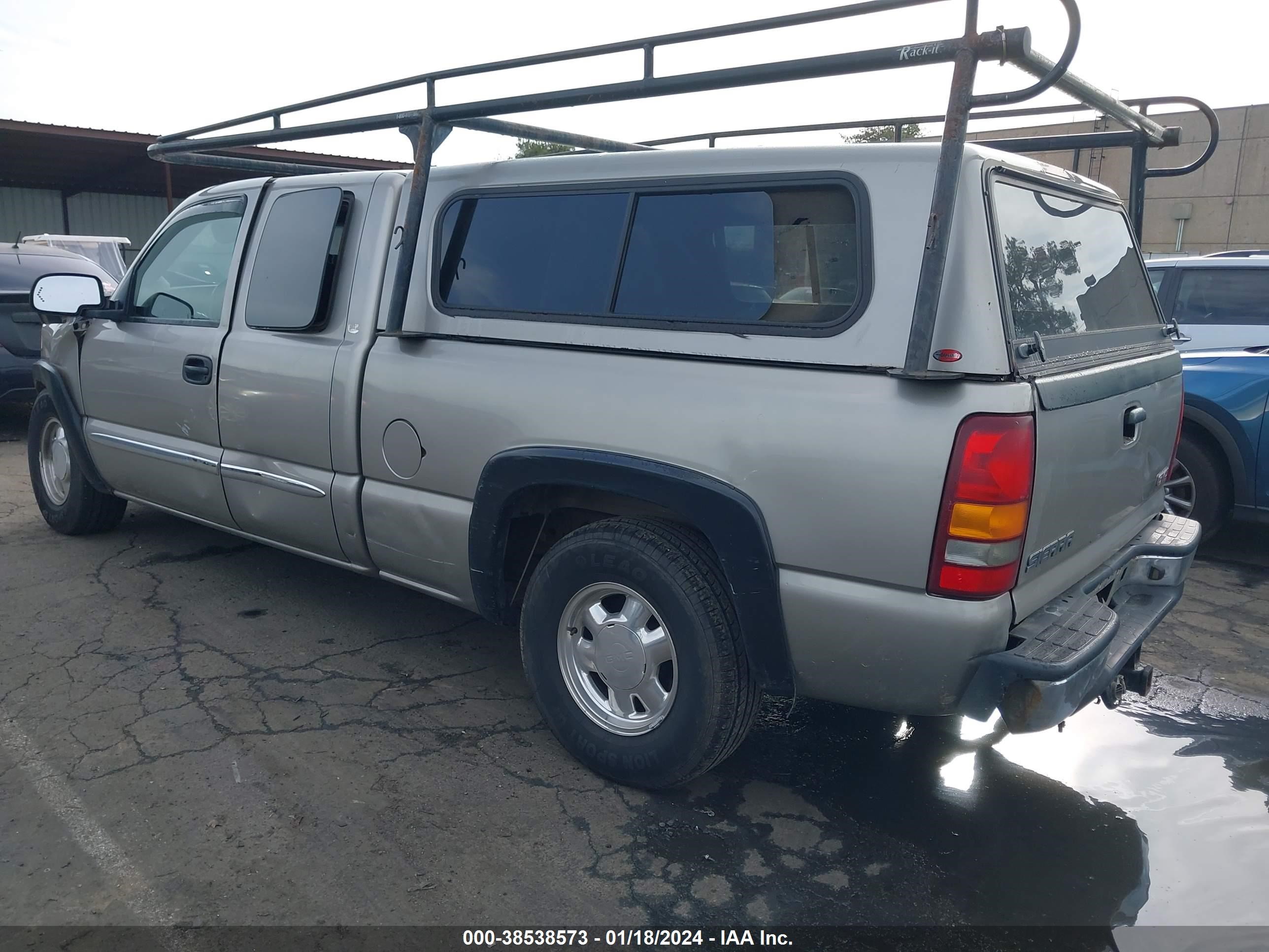 Photo 2 VIN: 2GTEC19TX31382403 - GMC SIERRA 