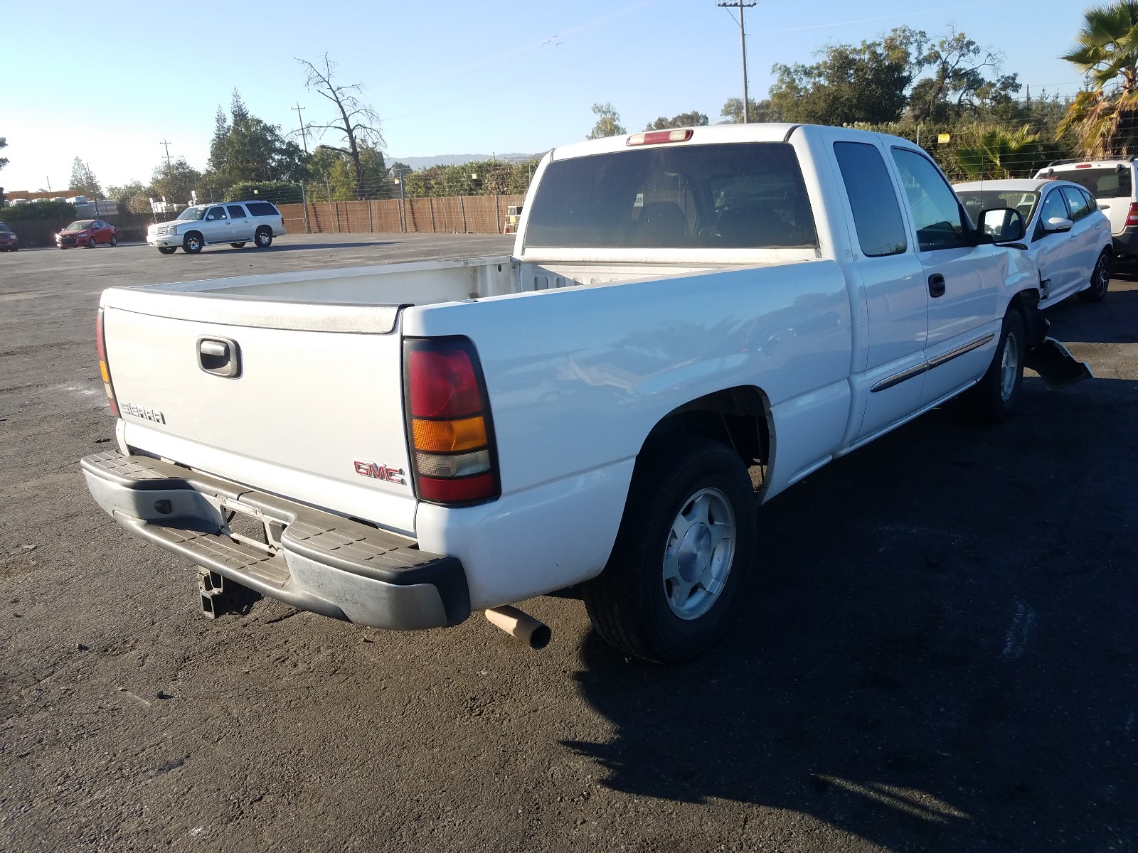 Photo 3 VIN: 2GTEC19TX41298518 - GMC NEW SIERRA 