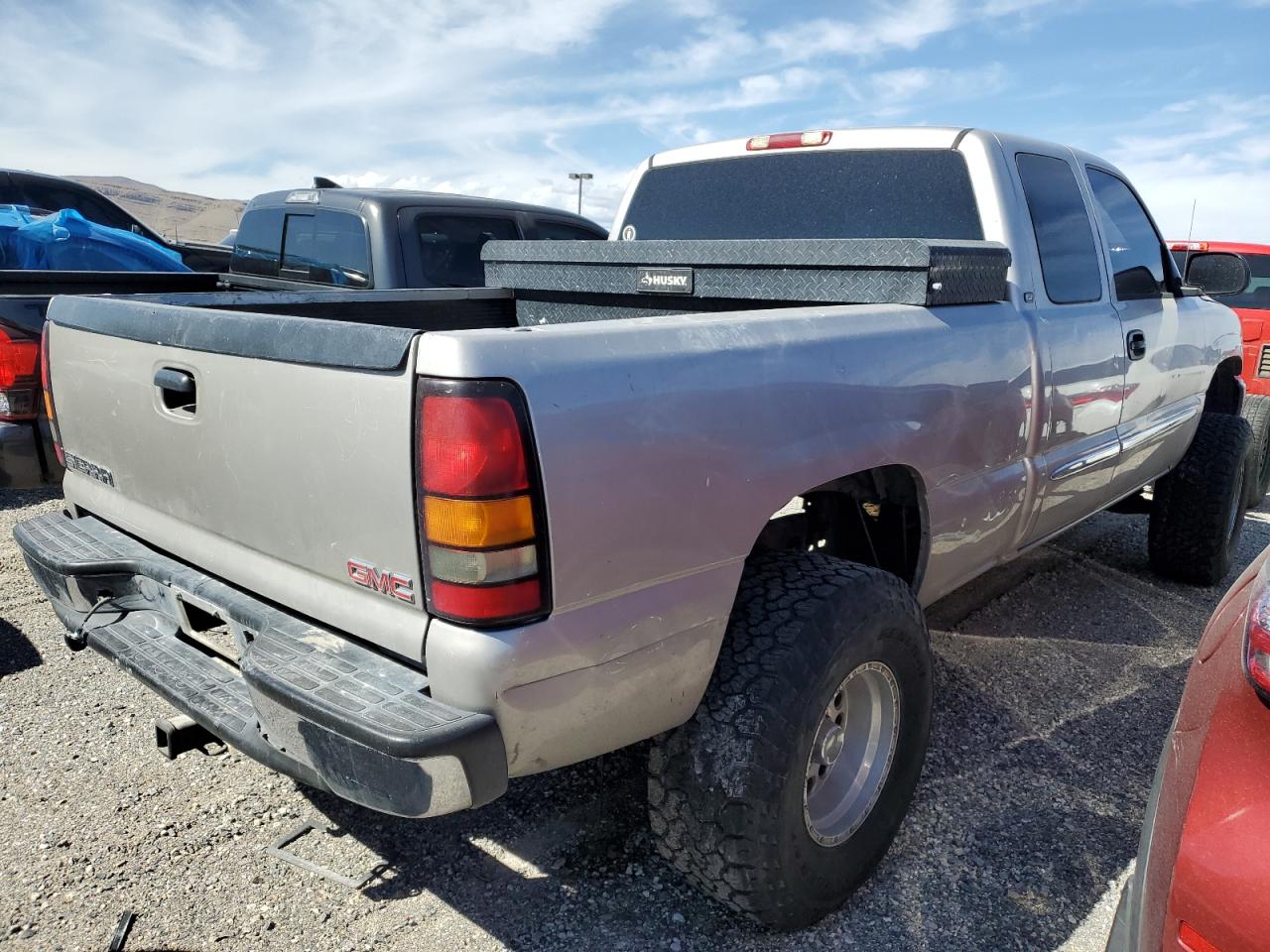 Photo 2 VIN: 2GTEC19V041145292 - GMC SIERRA 