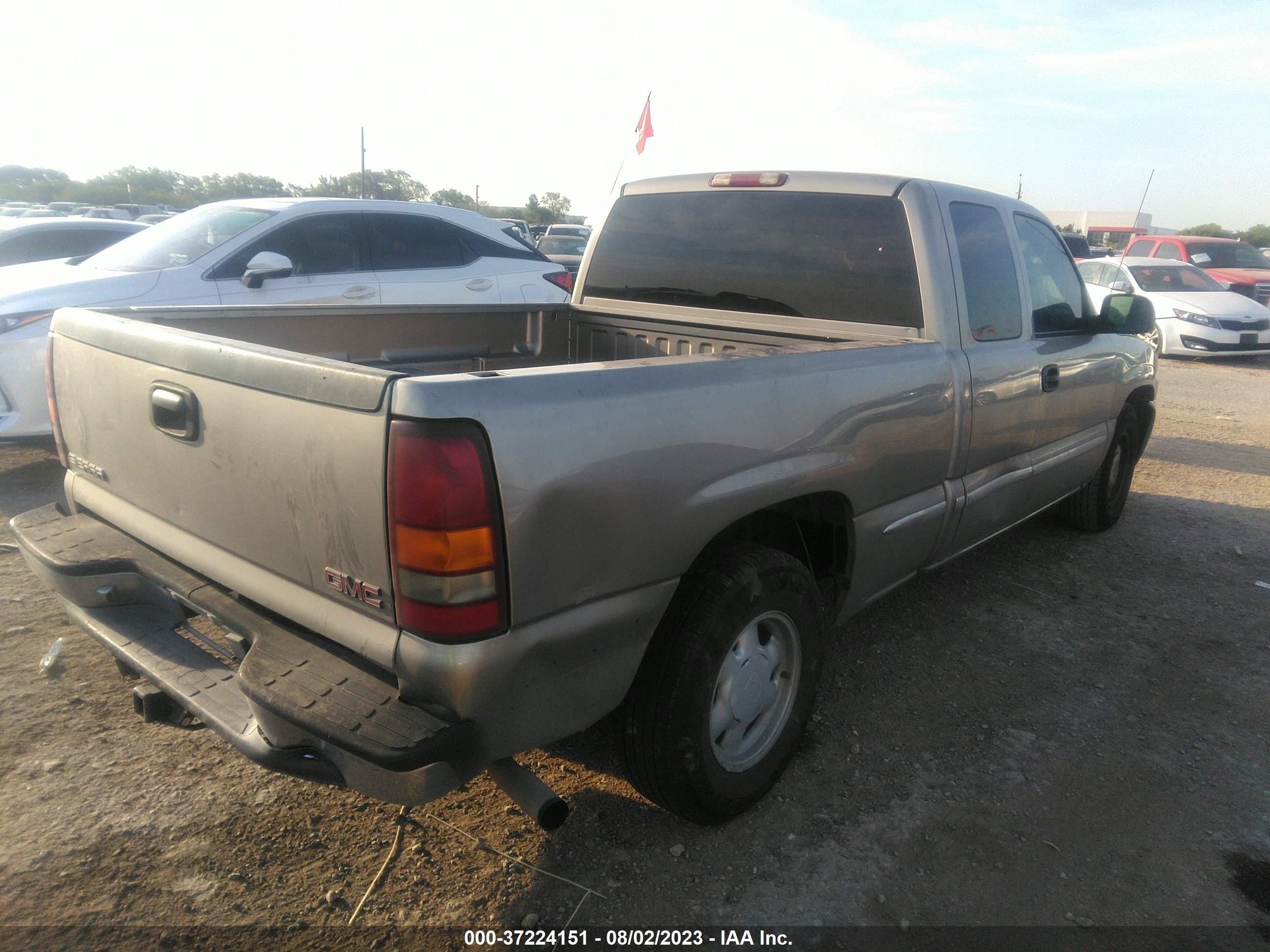 Photo 3 VIN: 2GTEC19V0Y1333249 - GMC SIERRA 