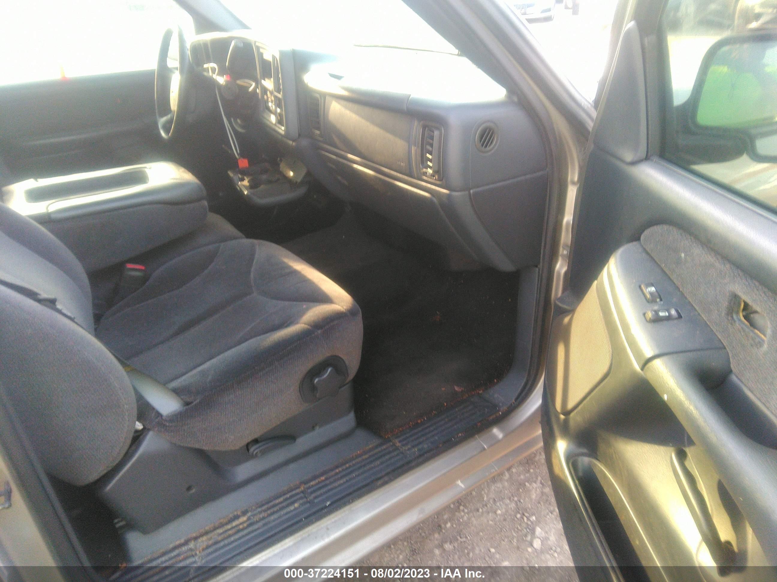 Photo 4 VIN: 2GTEC19V0Y1333249 - GMC SIERRA 