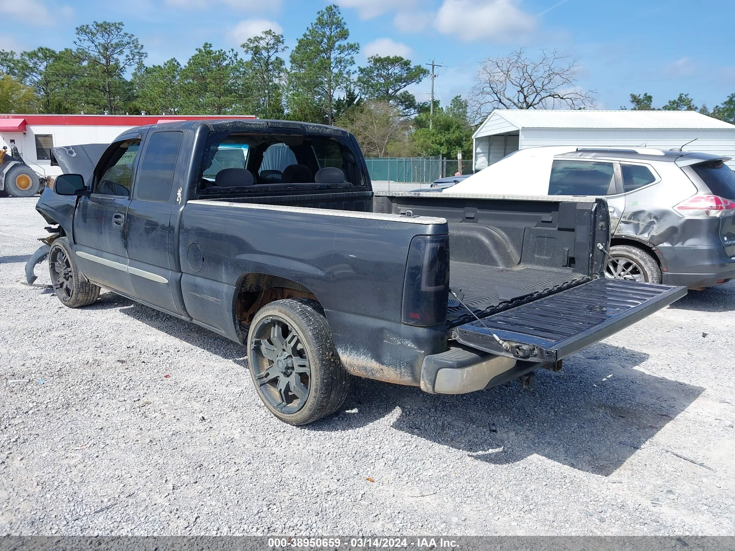 Photo 2 VIN: 2GTEC19V231379058 - GMC SIERRA 