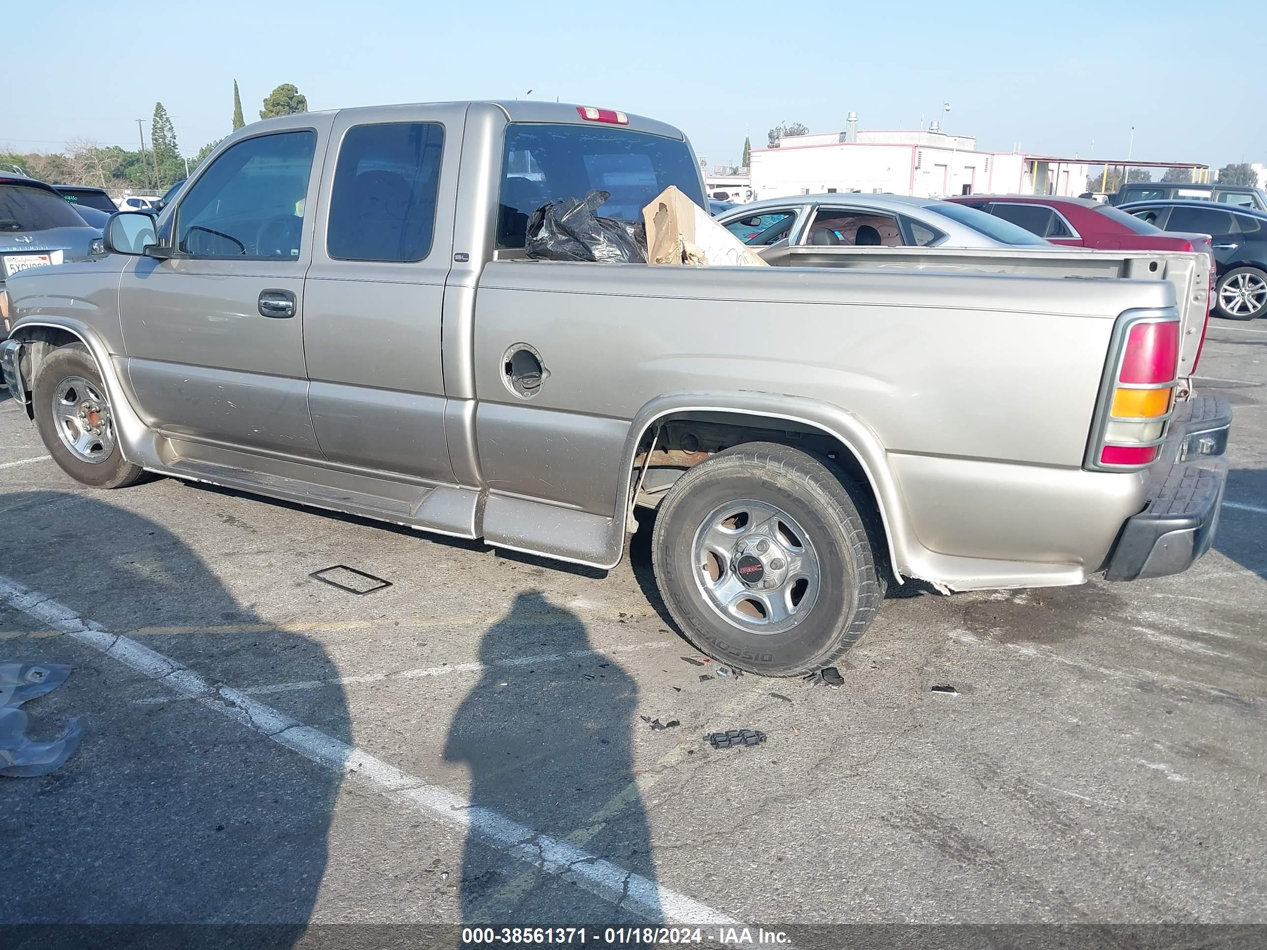 Photo 12 VIN: 2GTEC19V321130332 - GMC SIERRA 