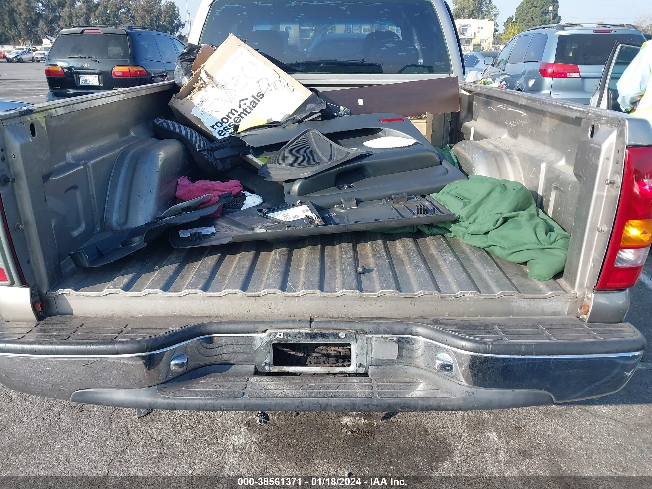 Photo 14 VIN: 2GTEC19V321130332 - GMC SIERRA 