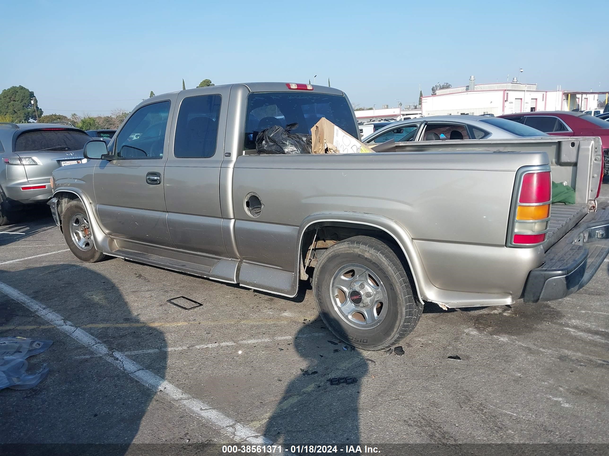 Photo 2 VIN: 2GTEC19V321130332 - GMC SIERRA 