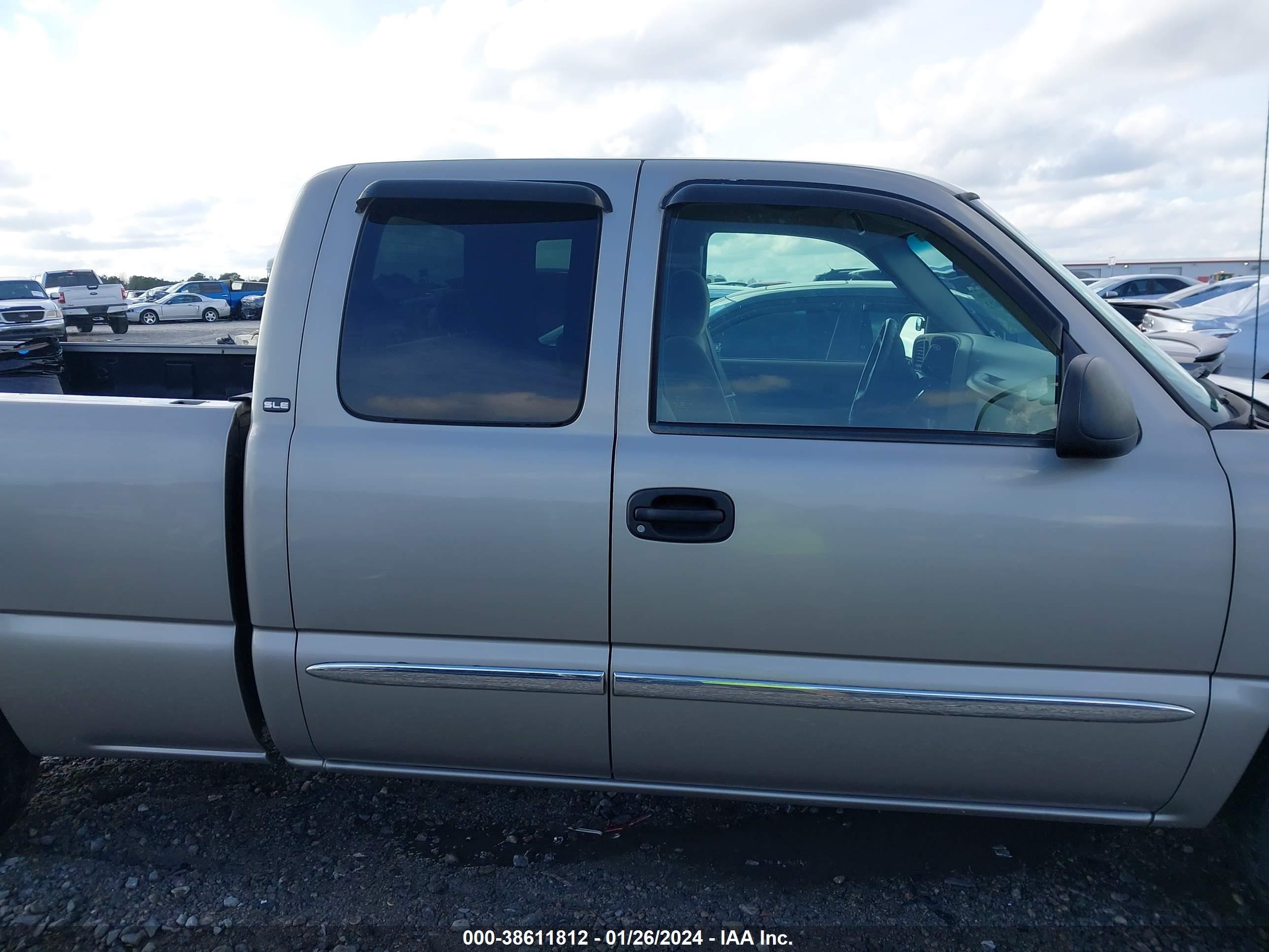 Photo 12 VIN: 2GTEC19V331239925 - GMC SIERRA 