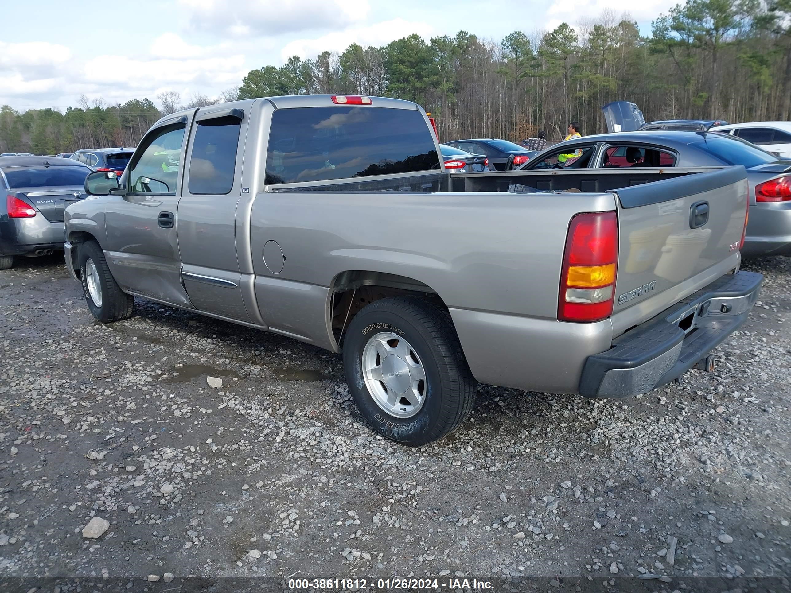 Photo 2 VIN: 2GTEC19V331239925 - GMC SIERRA 