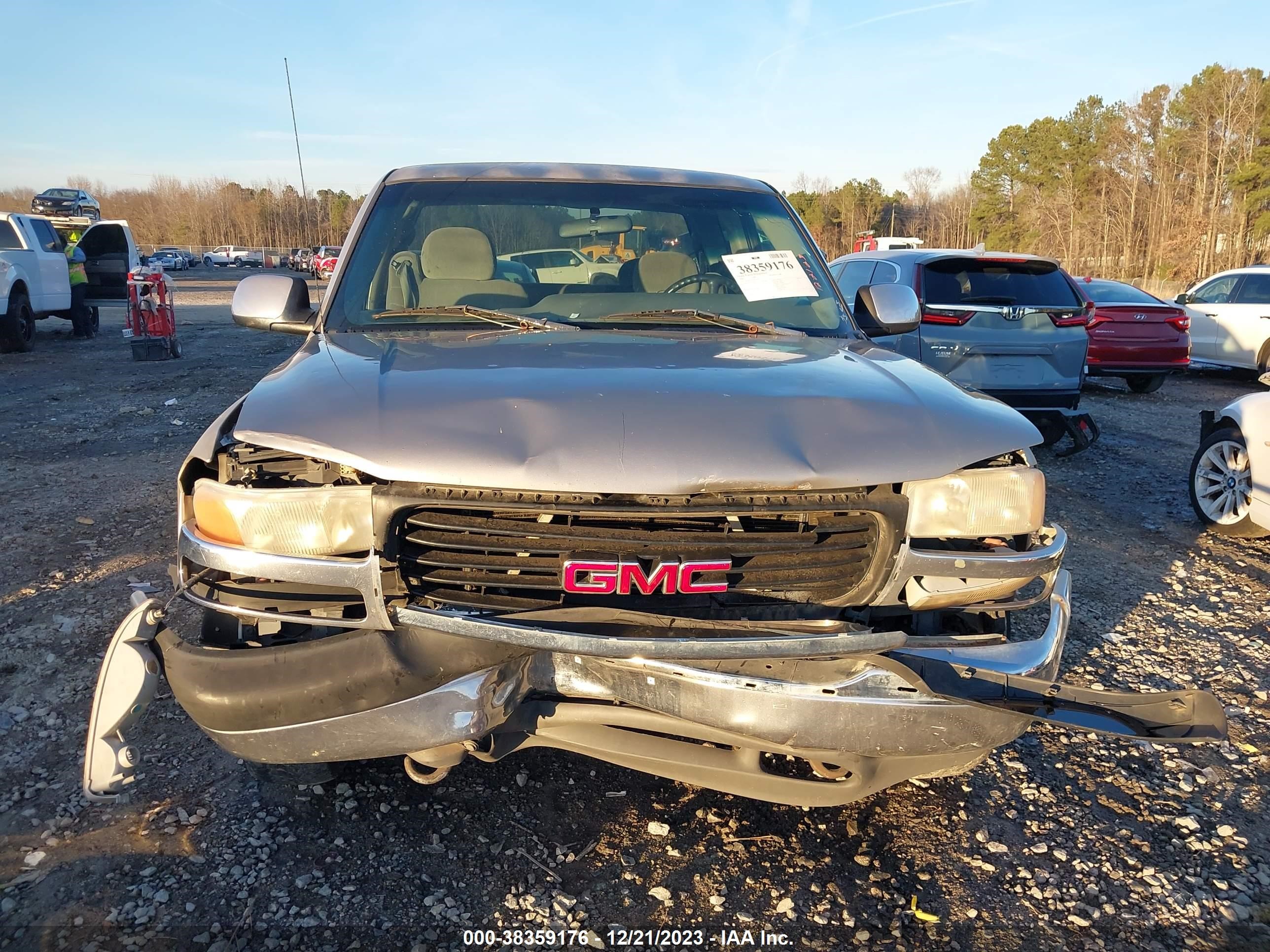 Photo 5 VIN: 2GTEC19V3Y1144451 - GMC SIERRA 