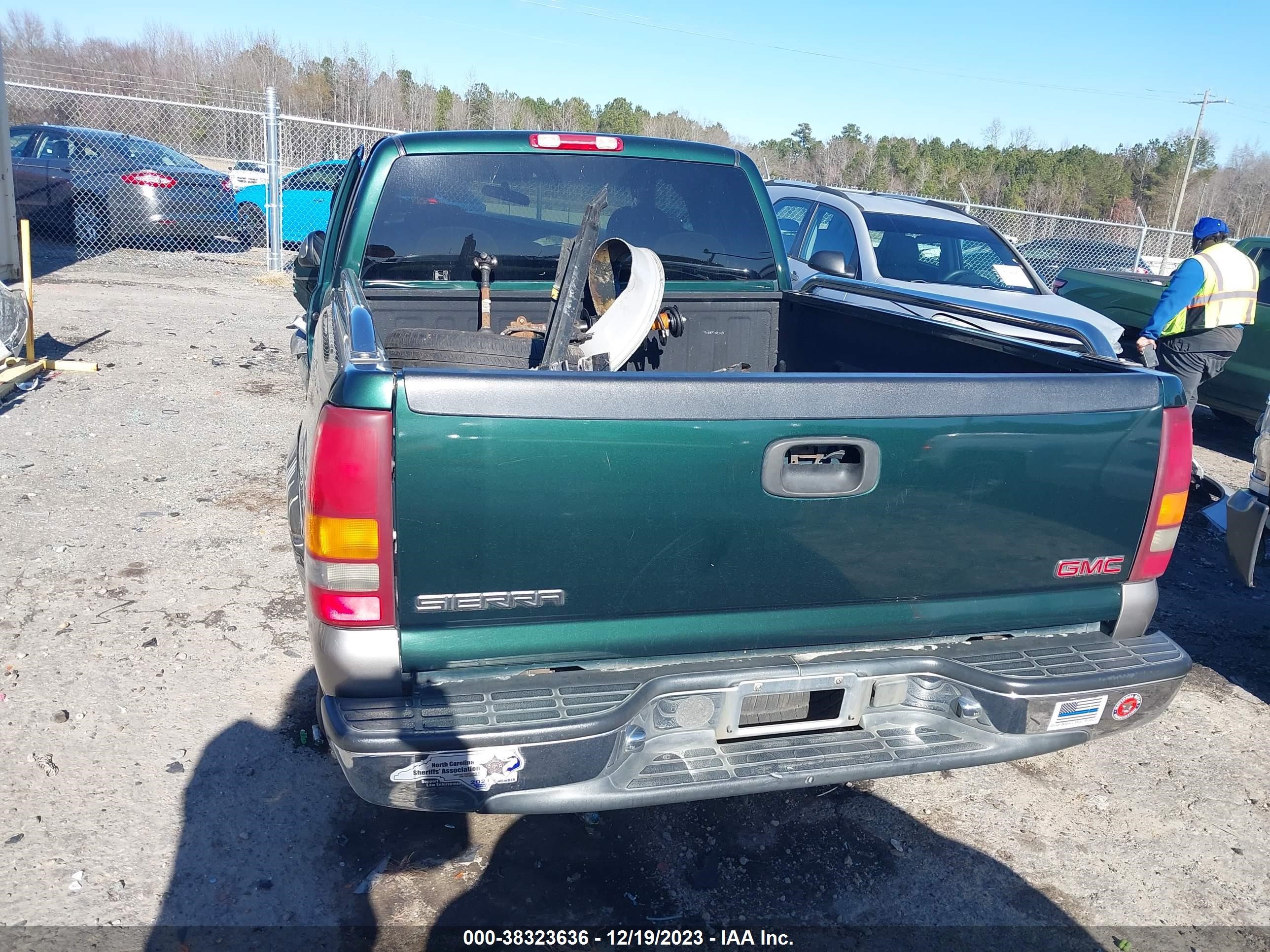 Photo 15 VIN: 2GTEC19V411255774 - GMC SIERRA 