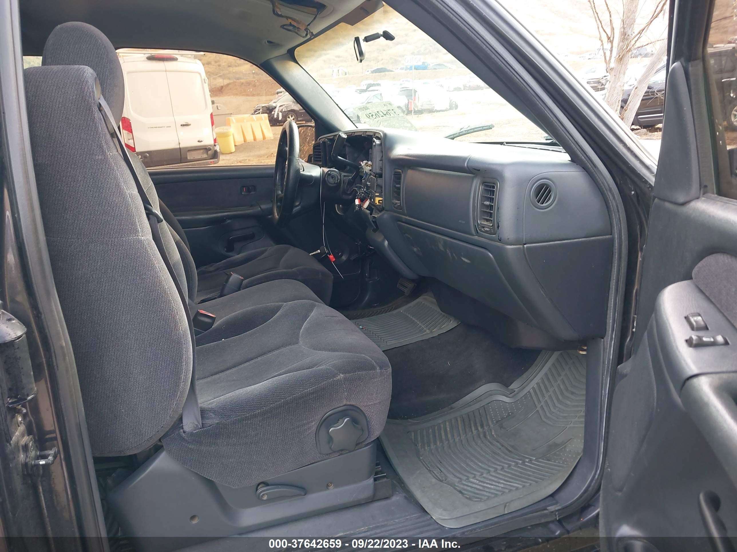 Photo 4 VIN: 2GTEC19V4Y1251492 - GMC SIERRA 