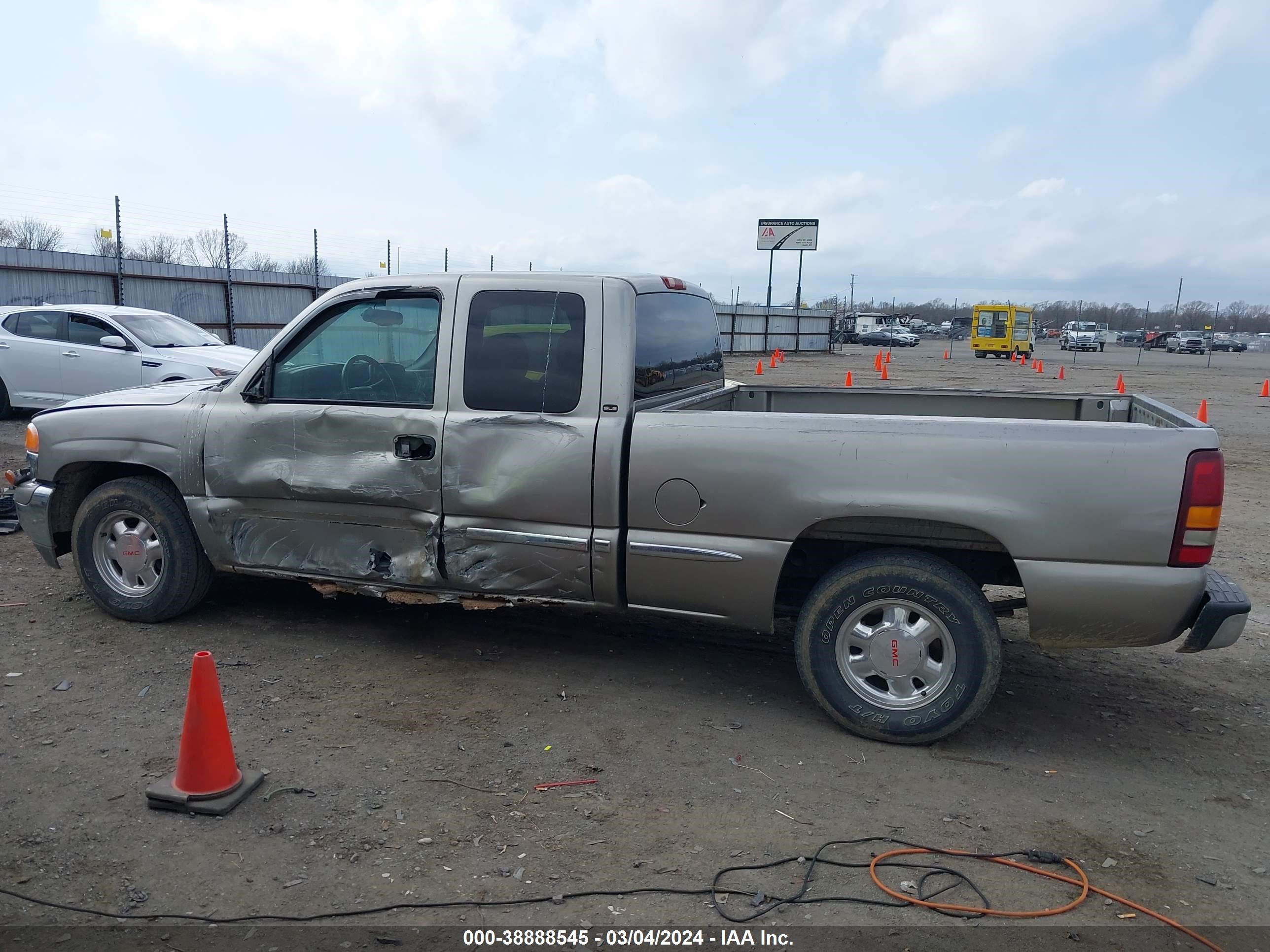 Photo 5 VIN: 2GTEC19V511236974 - GMC SIERRA 