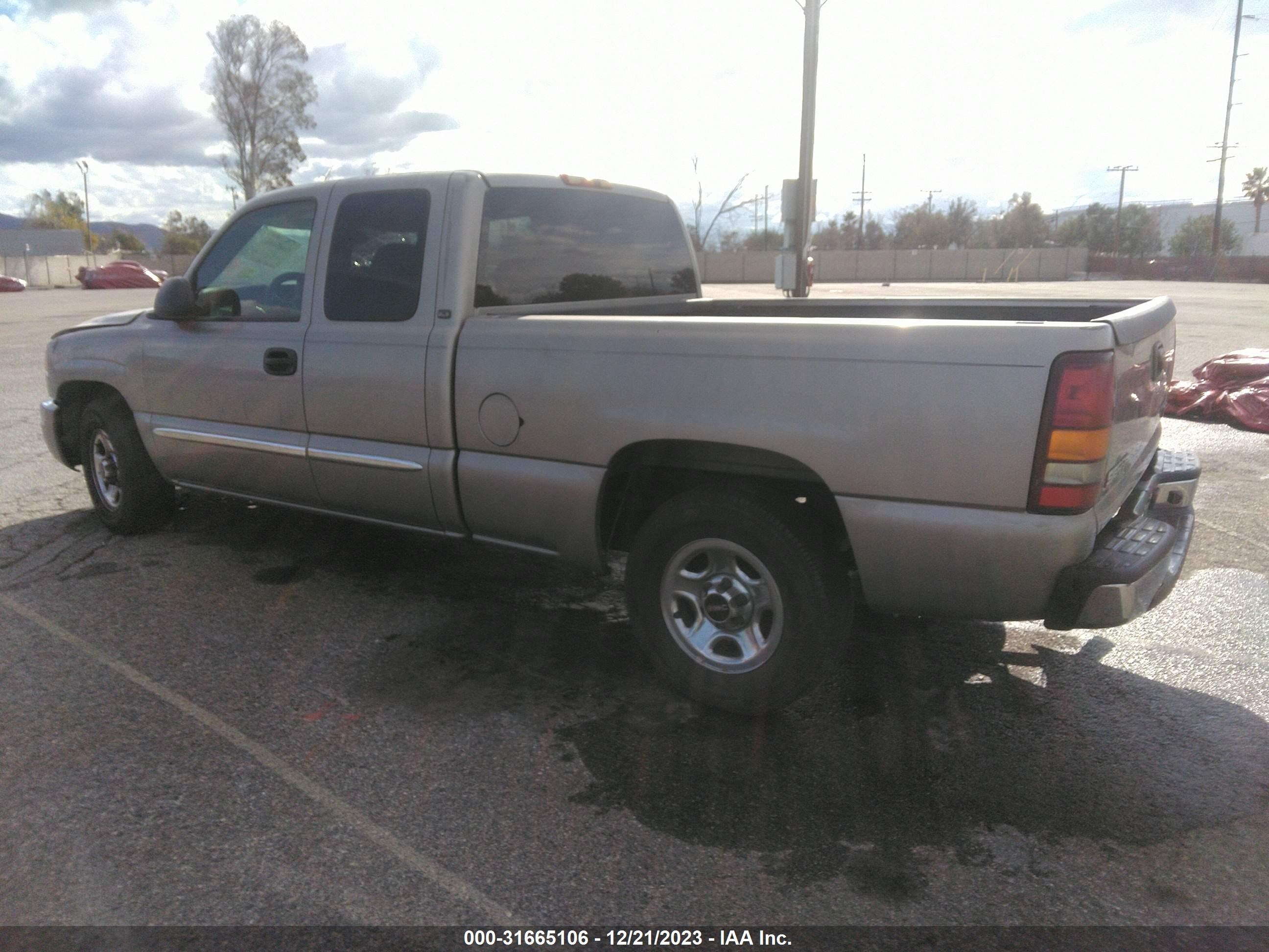 Photo 2 VIN: 2GTEC19V631192504 - GMC SIERRA 