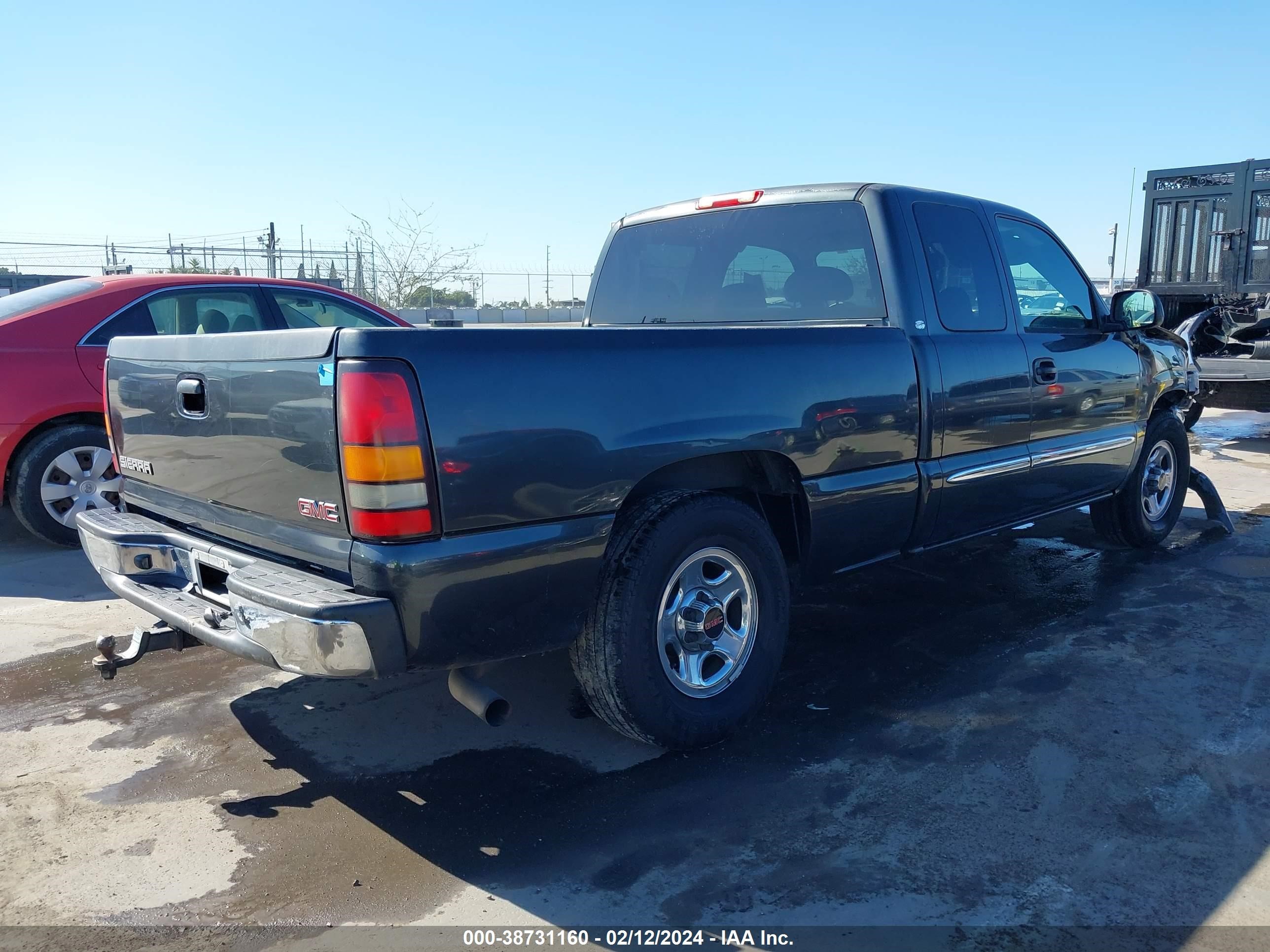 Photo 3 VIN: 2GTEC19V641100132 - GMC SIERRA 