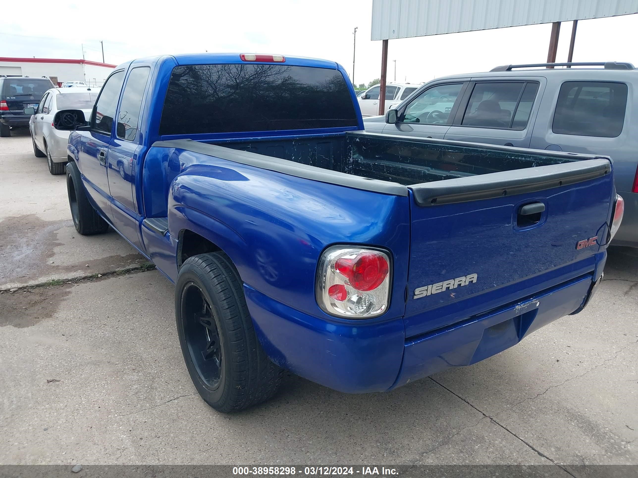 Photo 2 VIN: 2GTEC19V721139308 - GMC SIERRA 